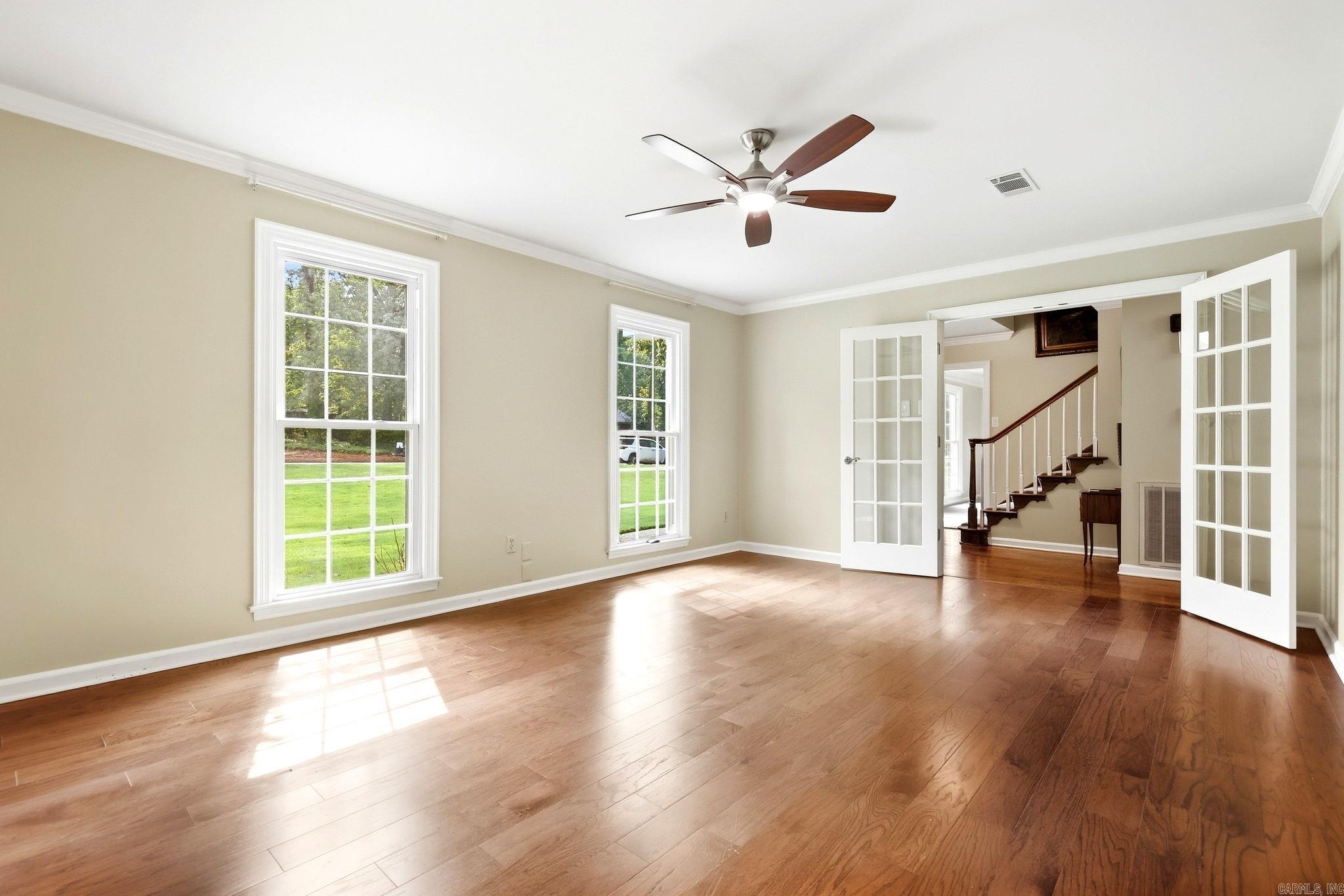 19 Club Manor Drive Property Photo 5