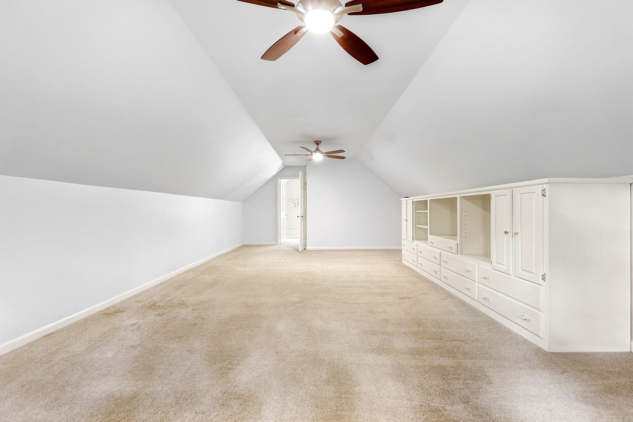 19 Club Manor Drive Property Photo 29