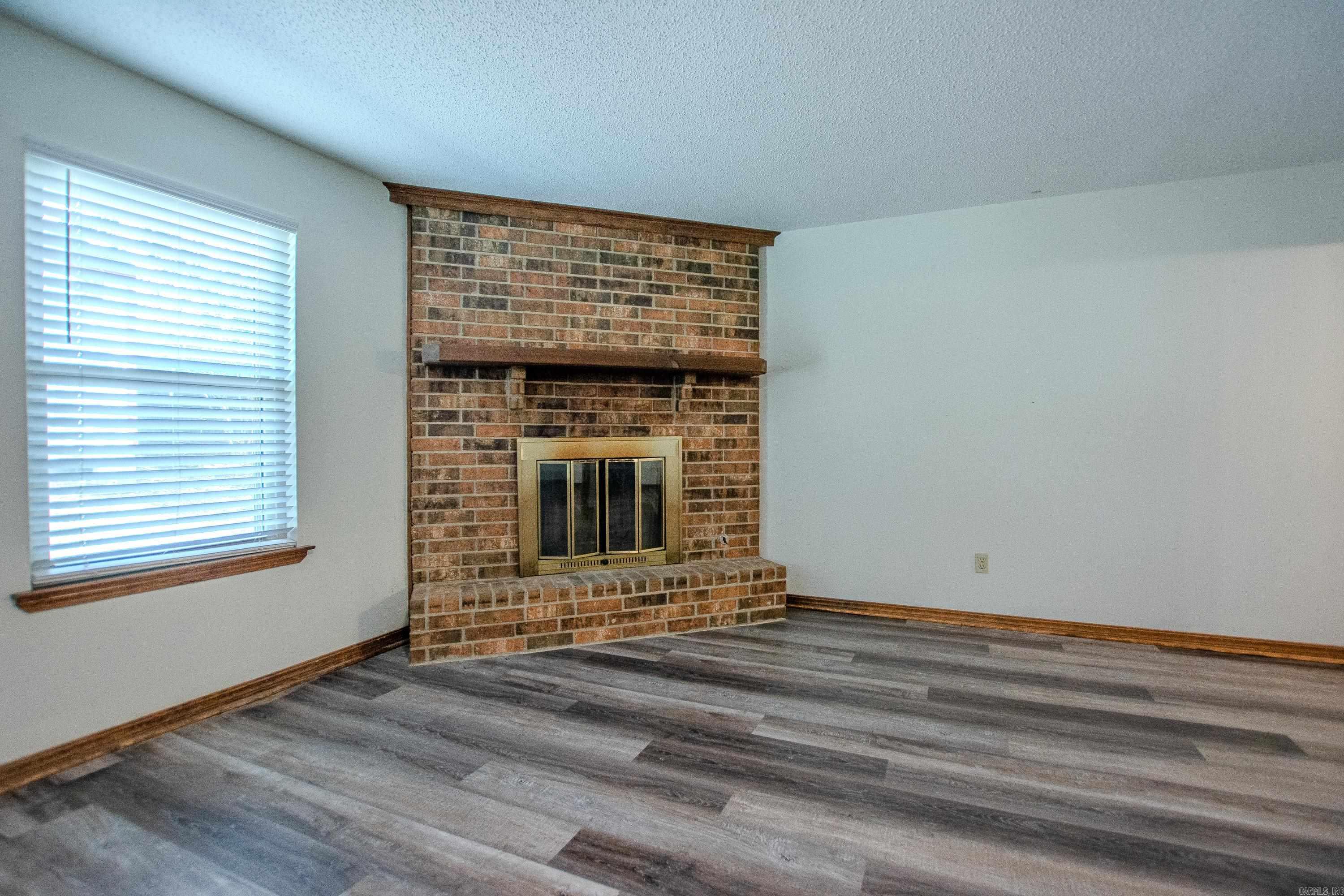 106 Robin Glen Dr. Property Photo 10