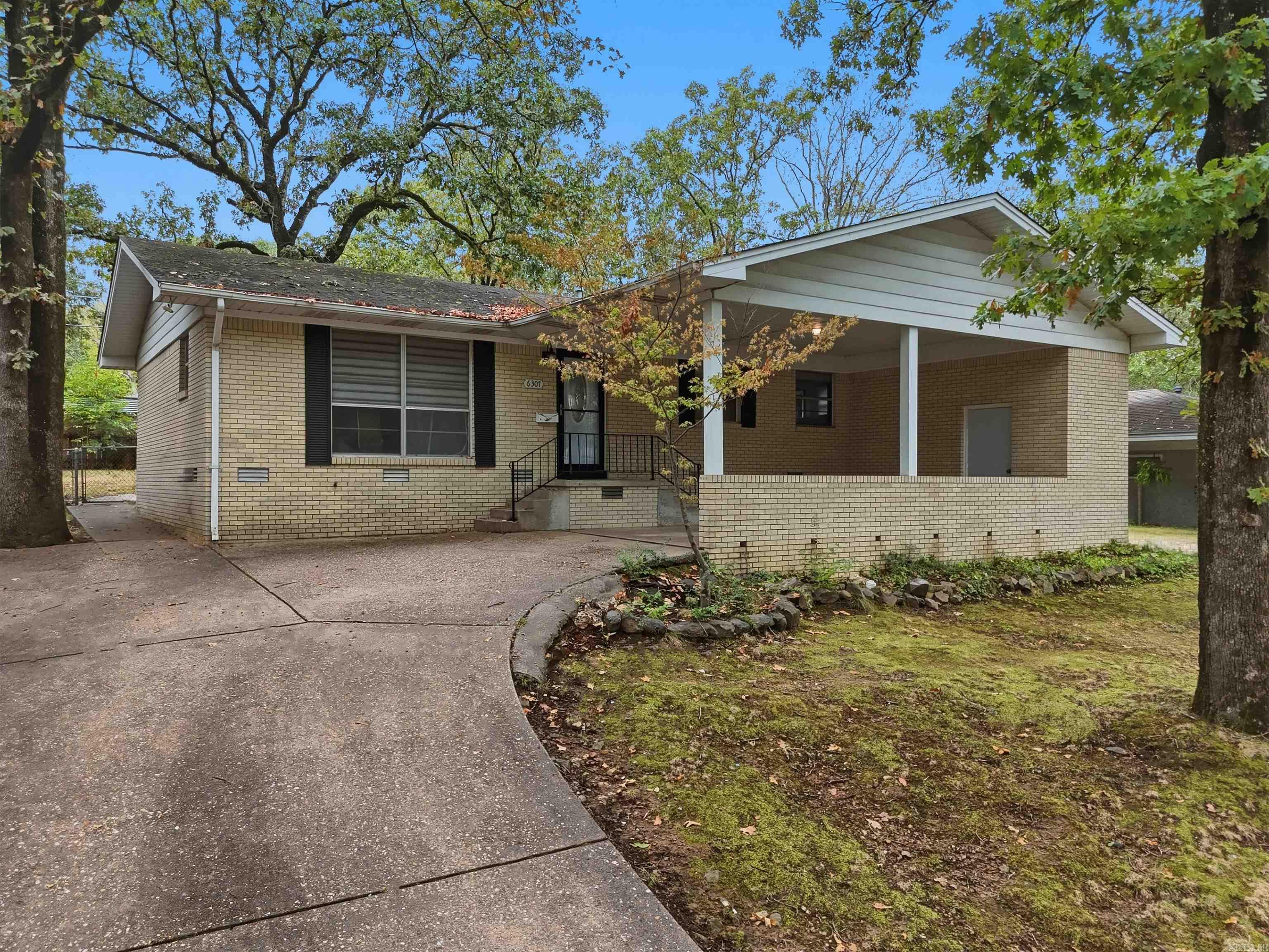 6307 Blackhawk Drive Property Photo 1