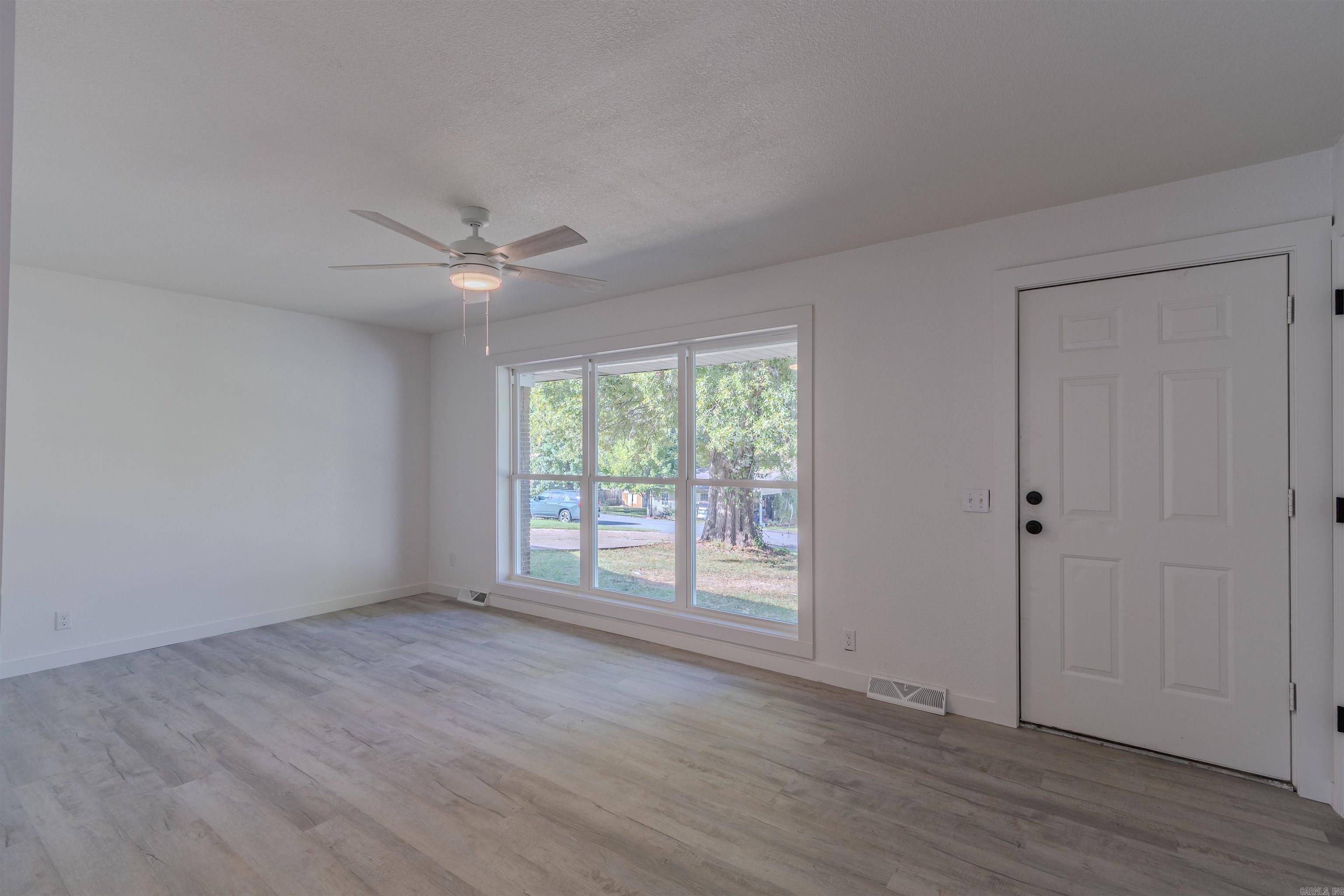 409 Tech St Property Photo 8