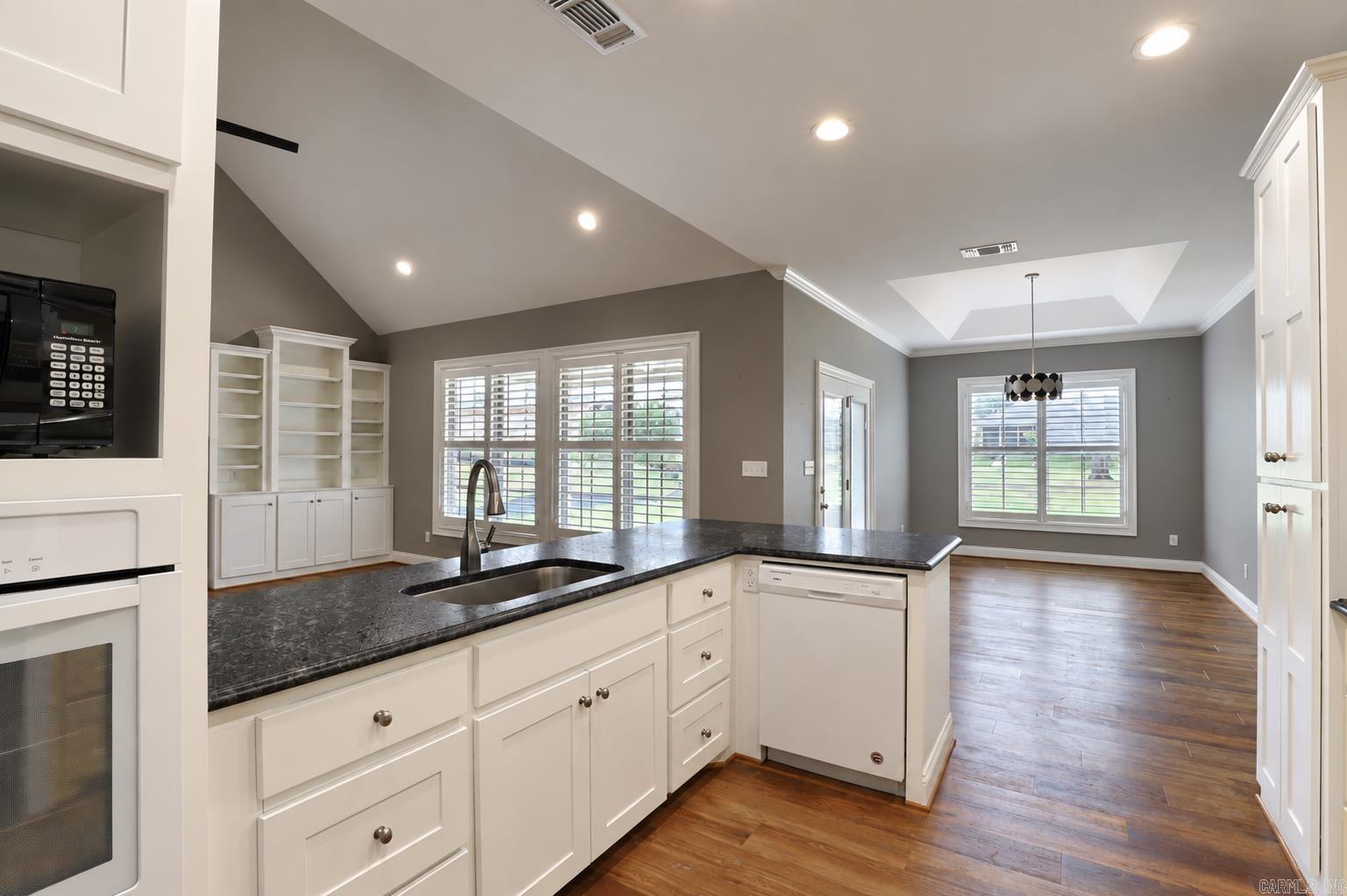 27 Enclave Circle Property Photo 10