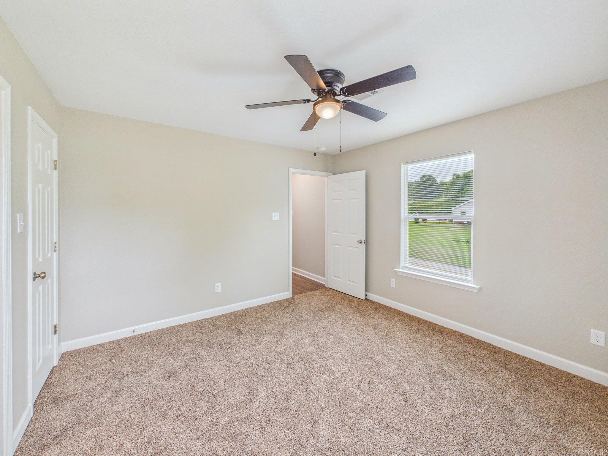1920 N Poplar Street Property Photo 11