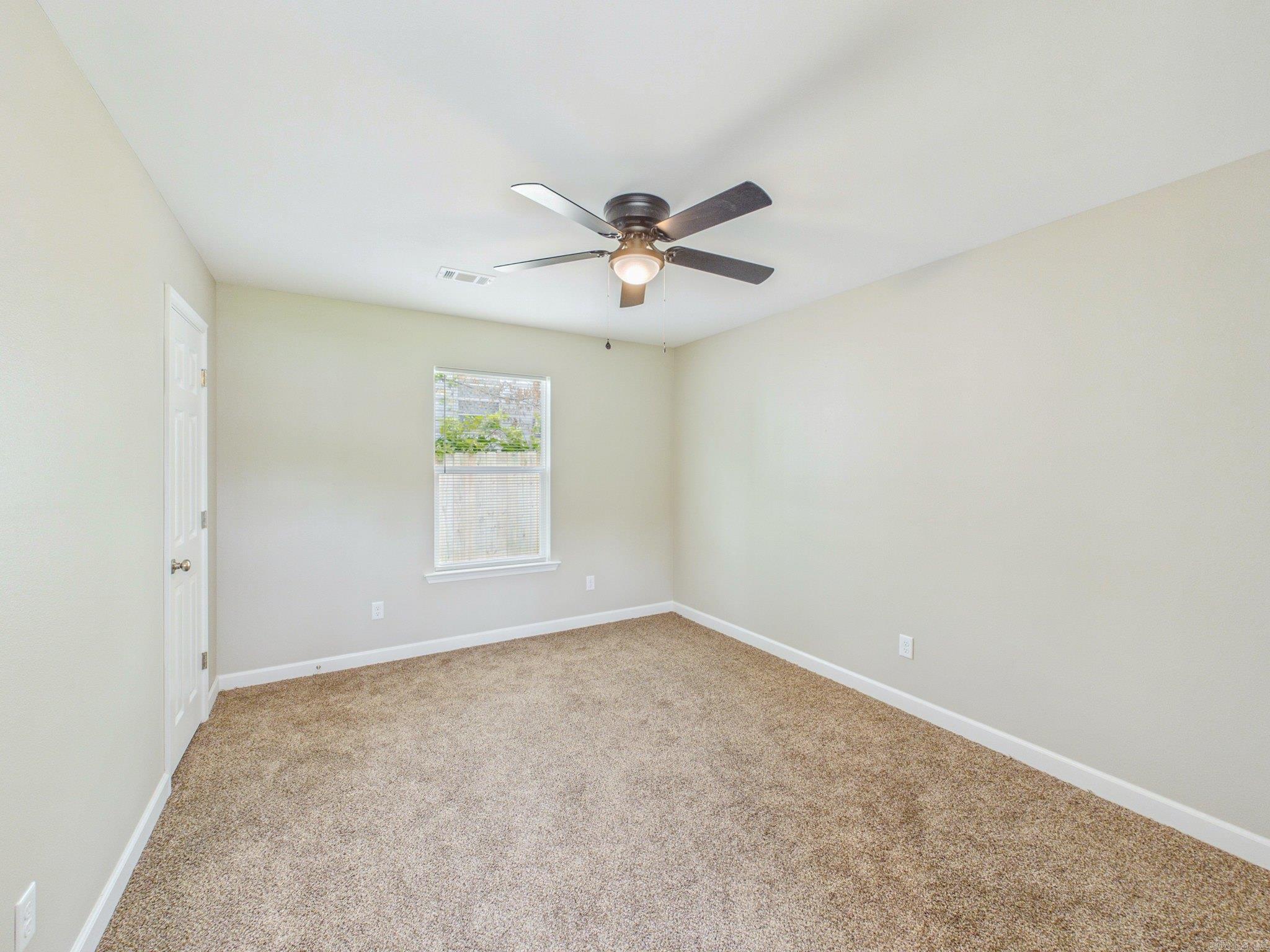 1920 N Poplar Street Property Photo 13