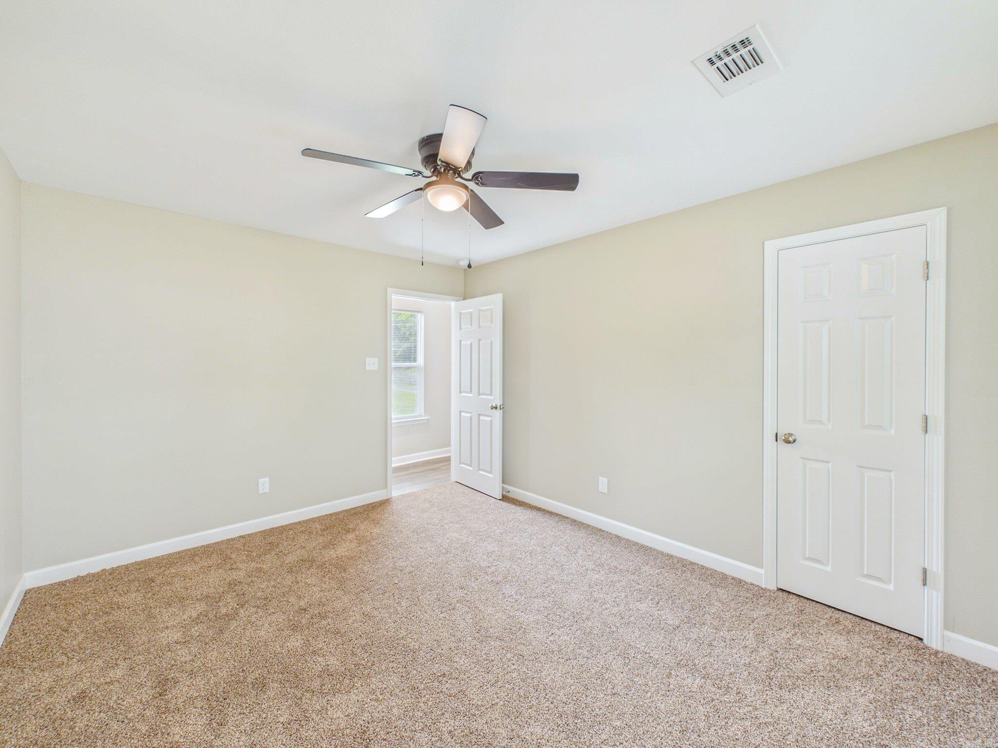 1920 N Poplar Street Property Photo 14