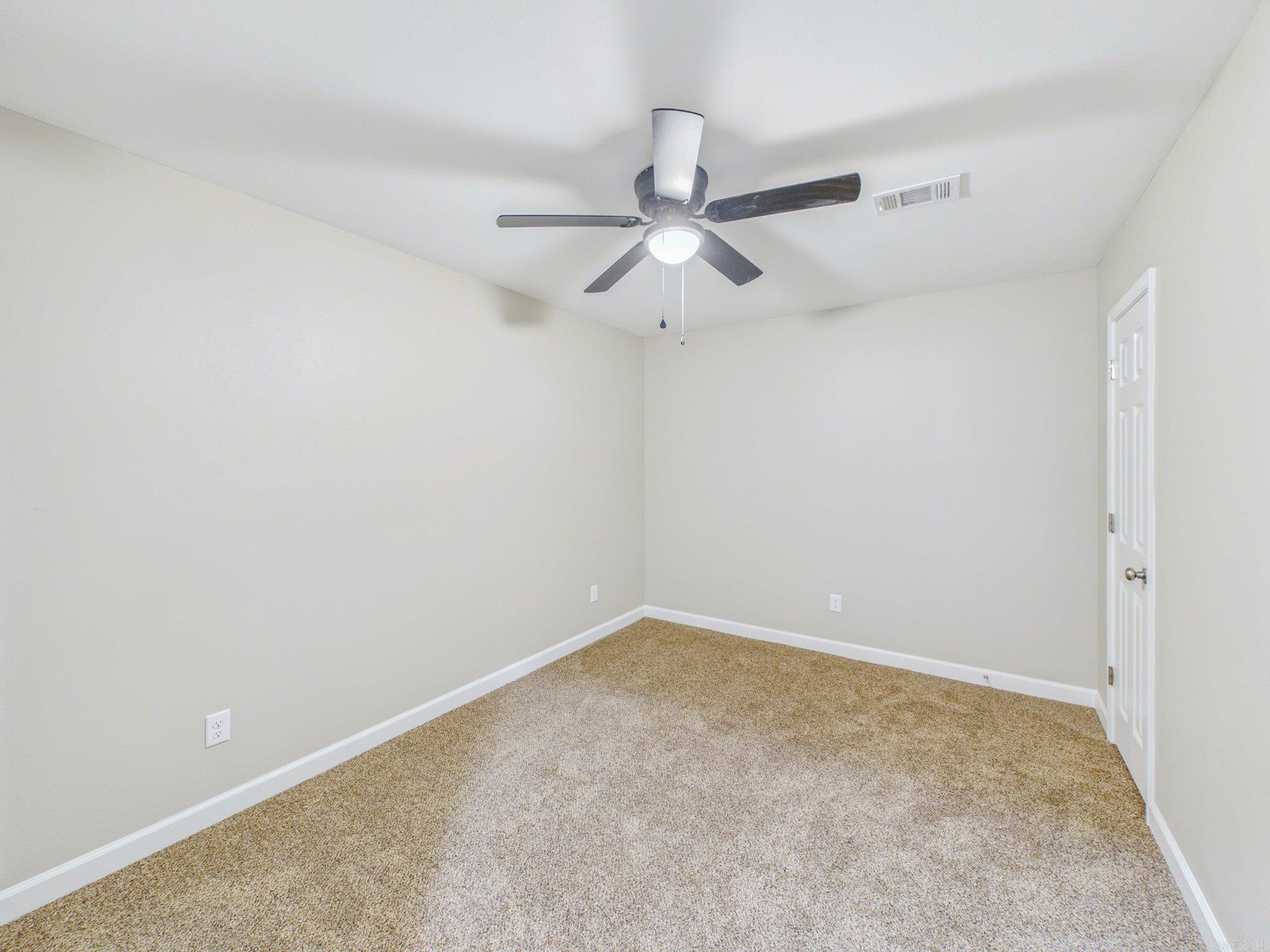 1920 N Poplar Street Property Photo 15