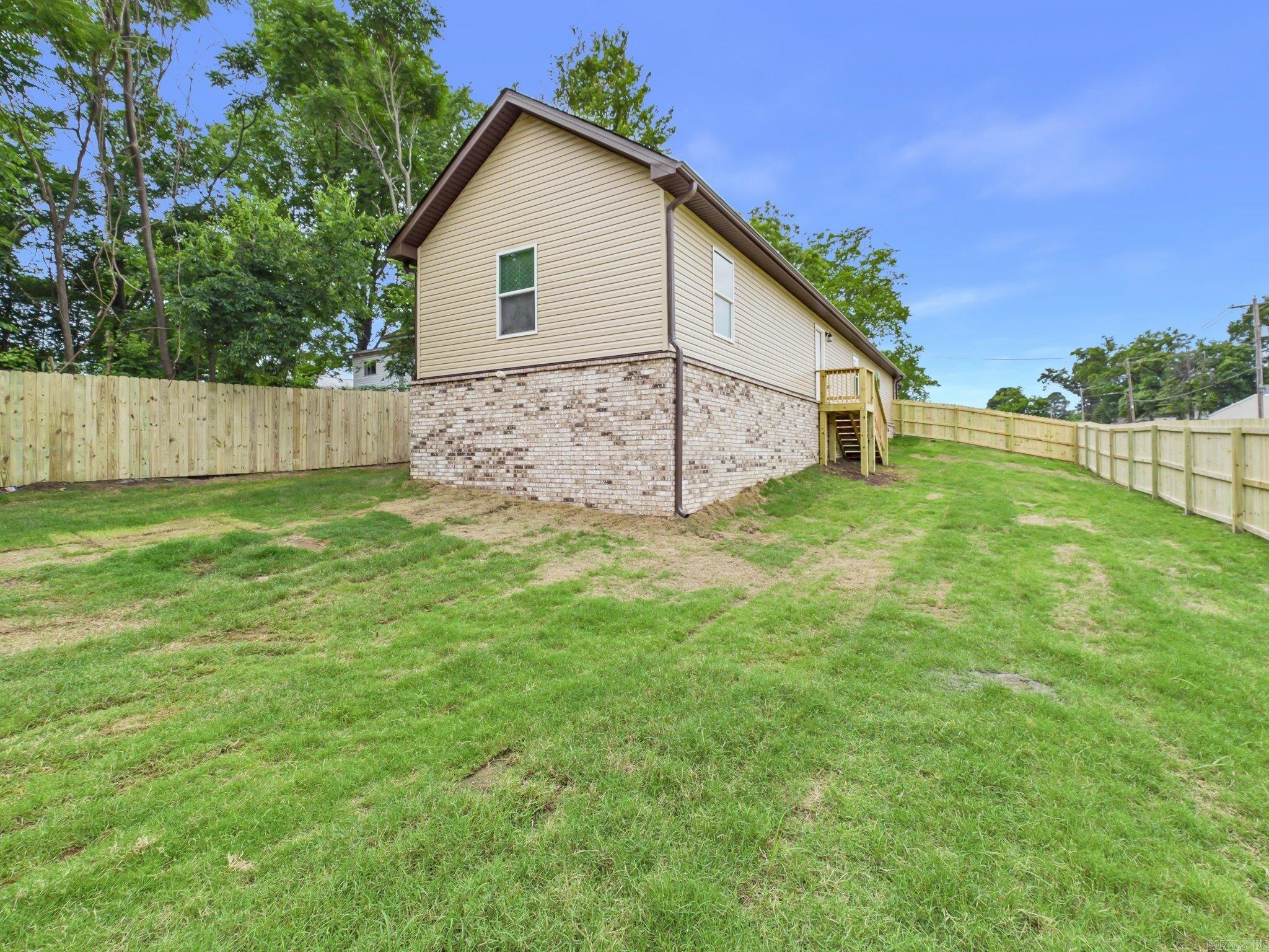 1920 N Poplar Street Property Photo 18