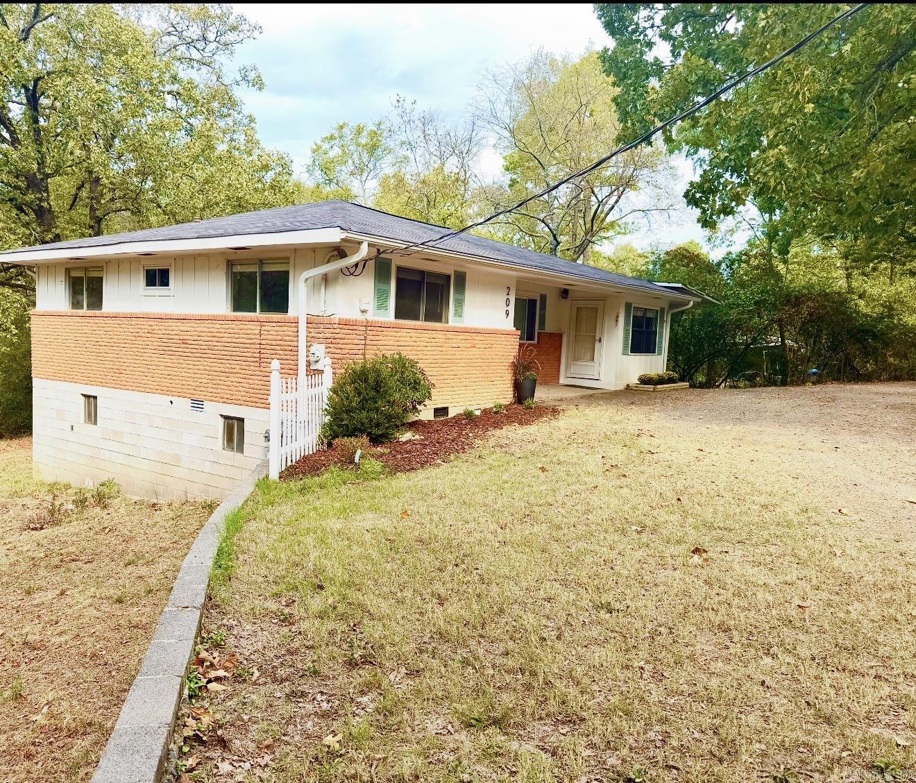 209 Music Mountain Property Photo 1