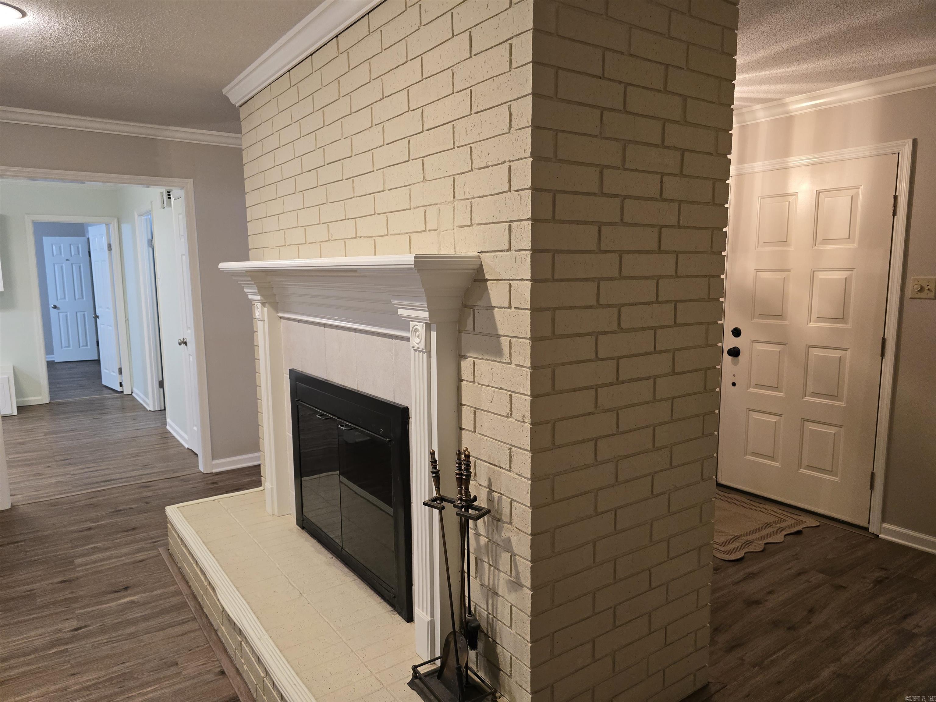 8 Sandstone Dr. Property Photo 6