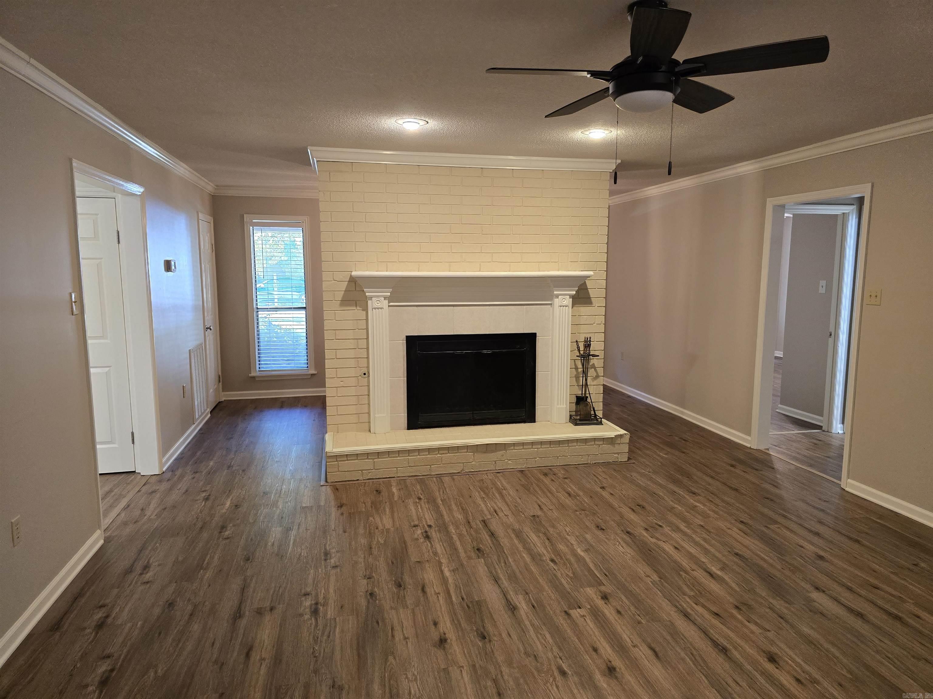 8 Sandstone Dr. Property Photo 9