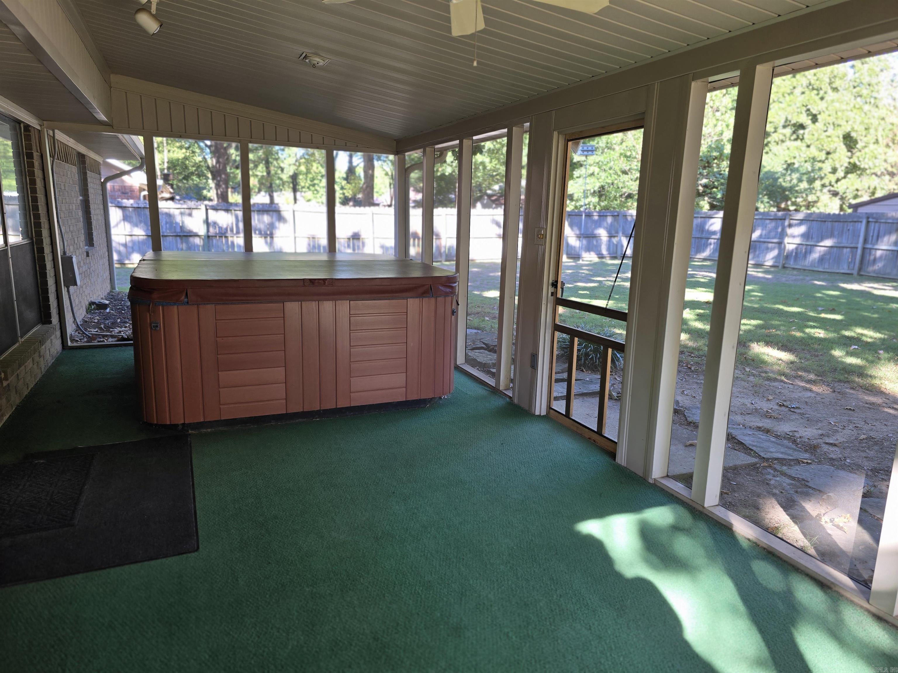 8 Sandstone Dr. Property Photo 40
