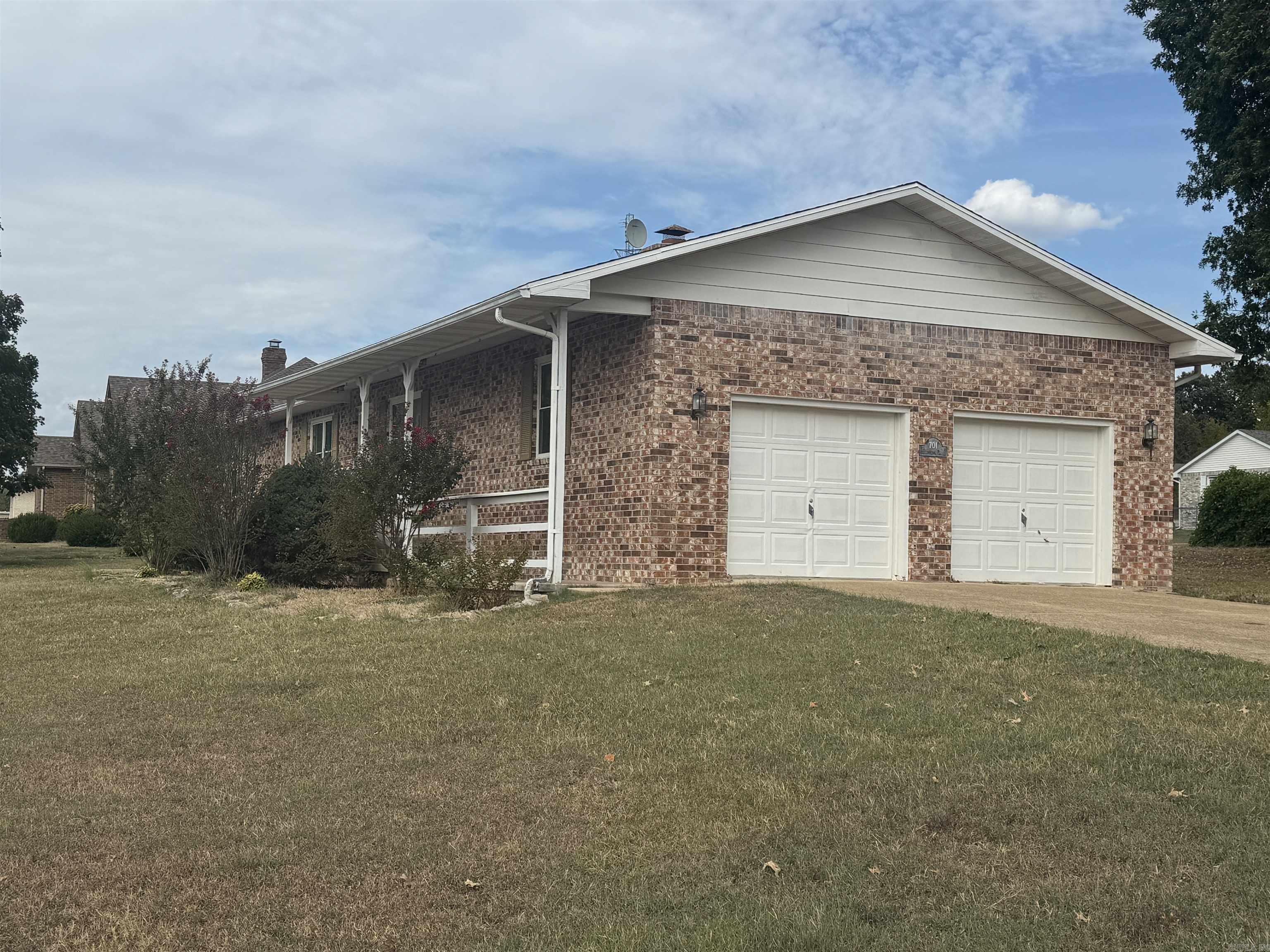 701 Elizabeth Dr Property Photo 1