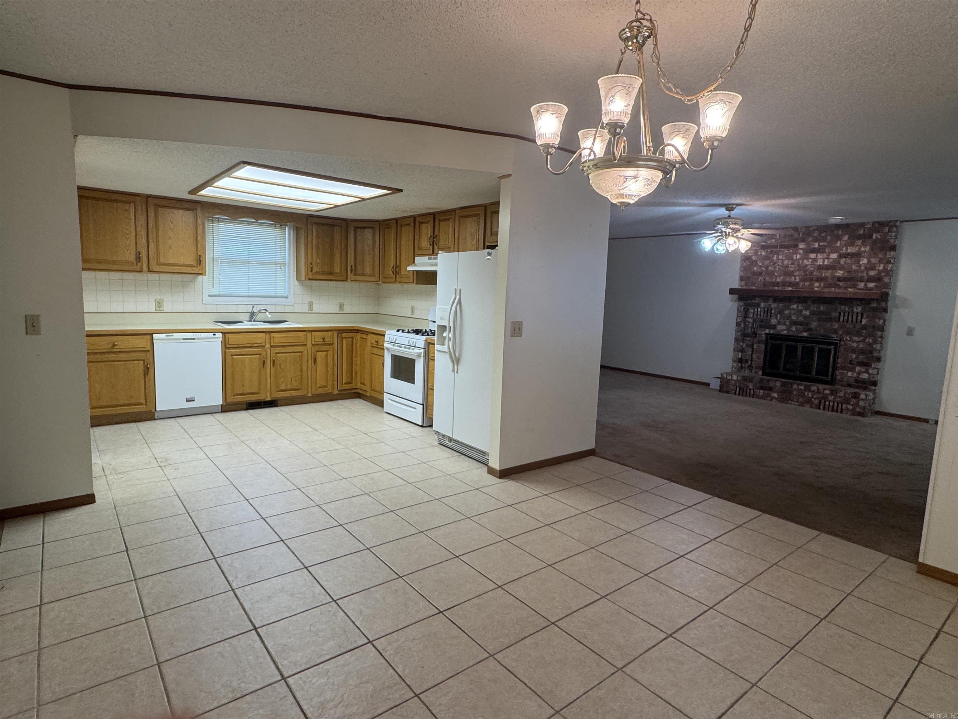 701 Elizabeth Dr Property Photo 3