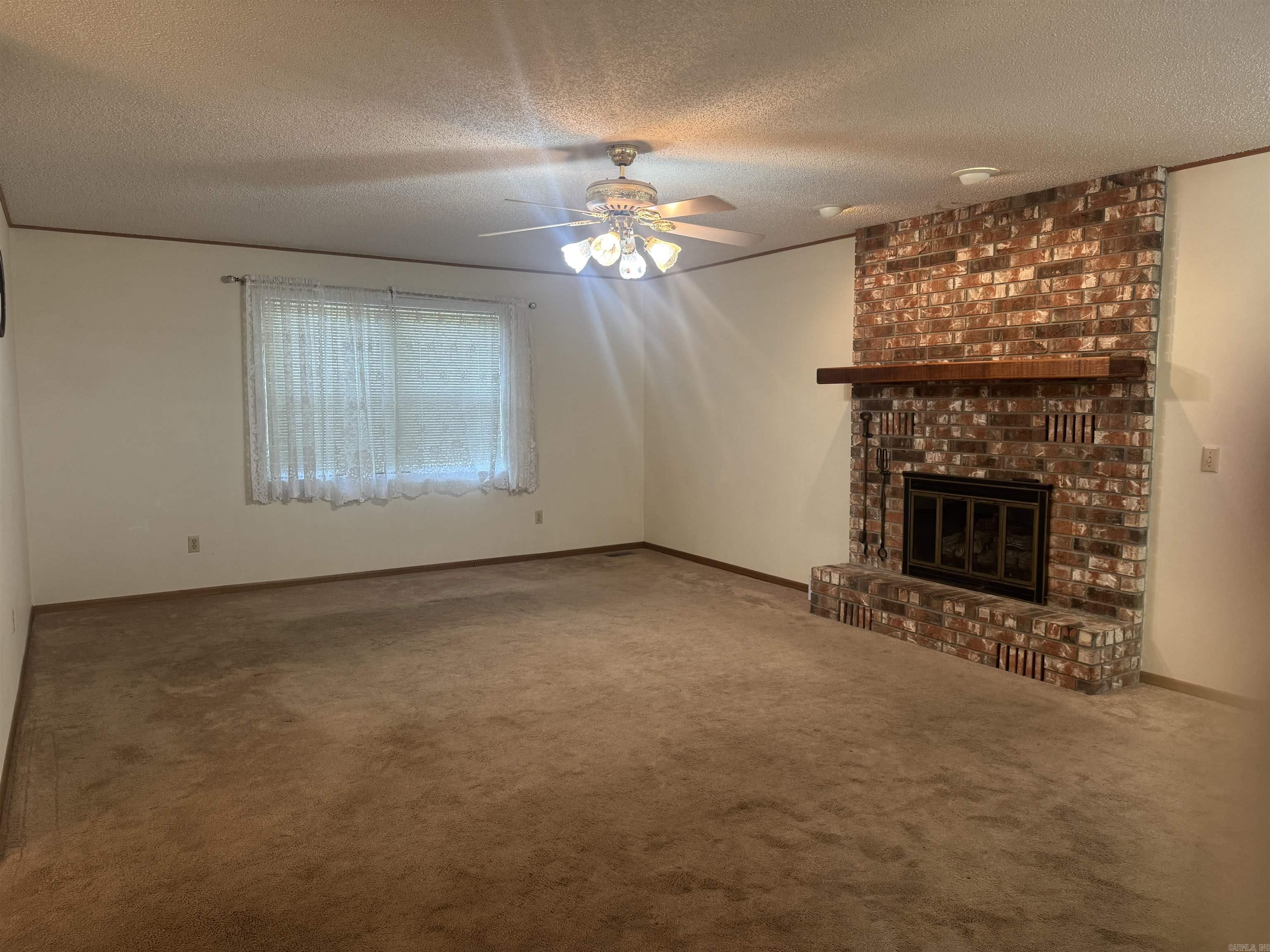 701 Elizabeth Dr Property Photo 4