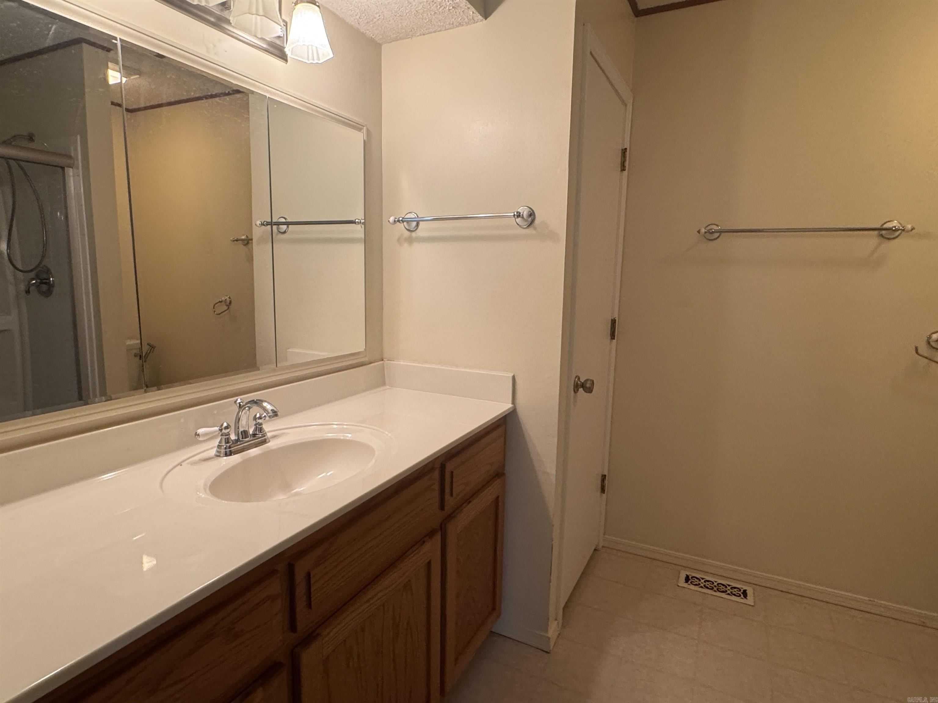 701 Elizabeth Dr Property Photo 5