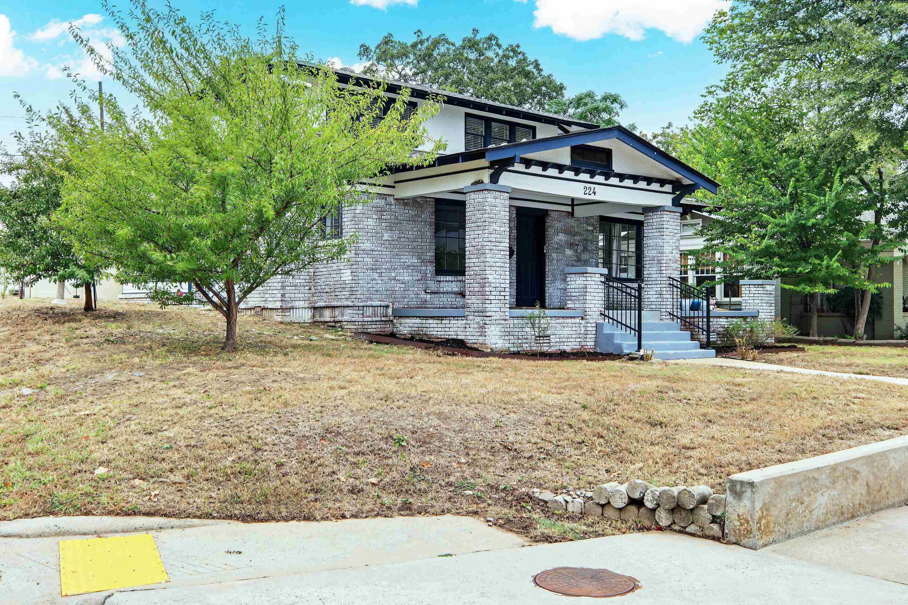 224 Johnson Street Property Photo 3