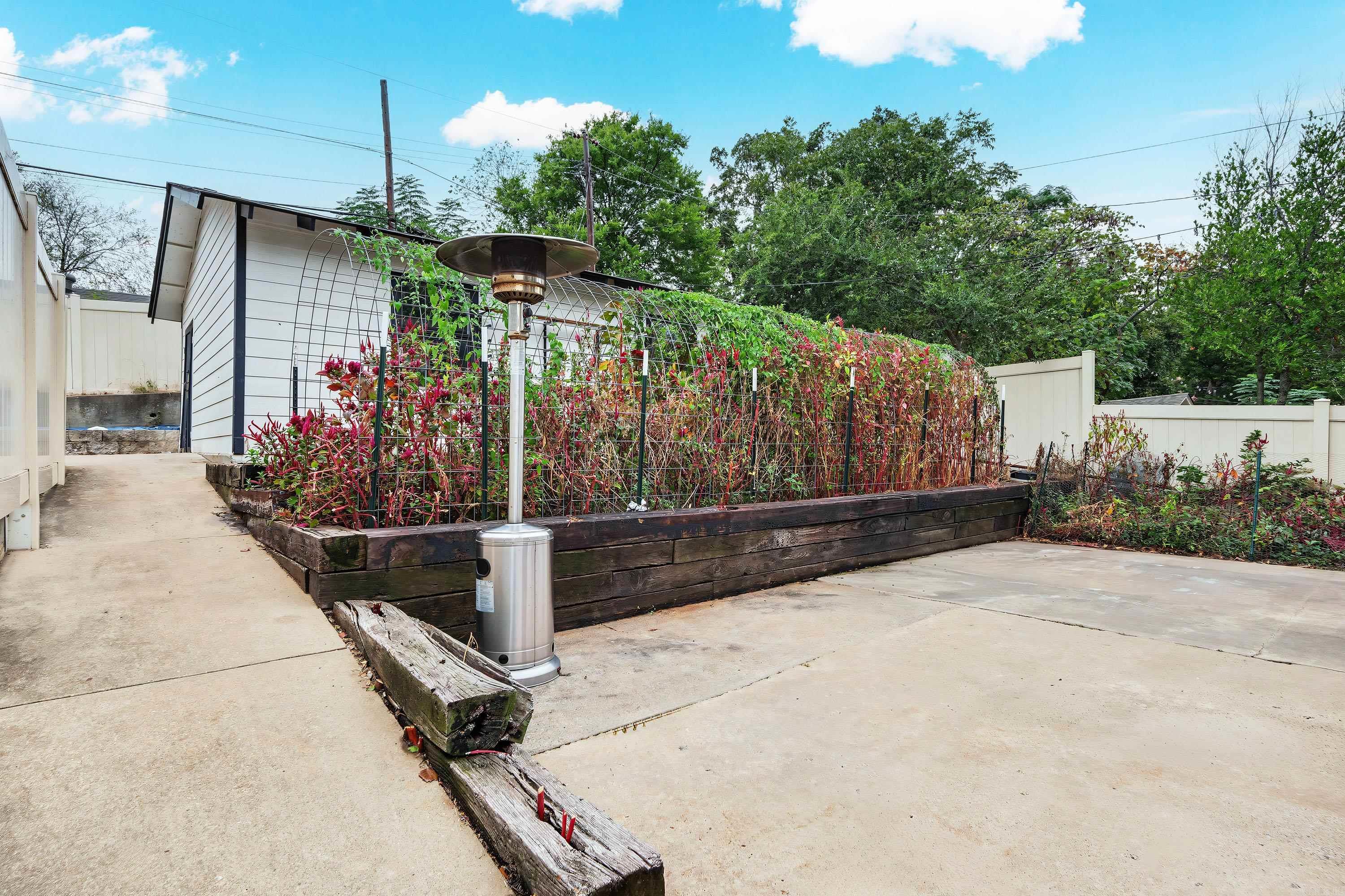224 Johnson Street Property Photo 43