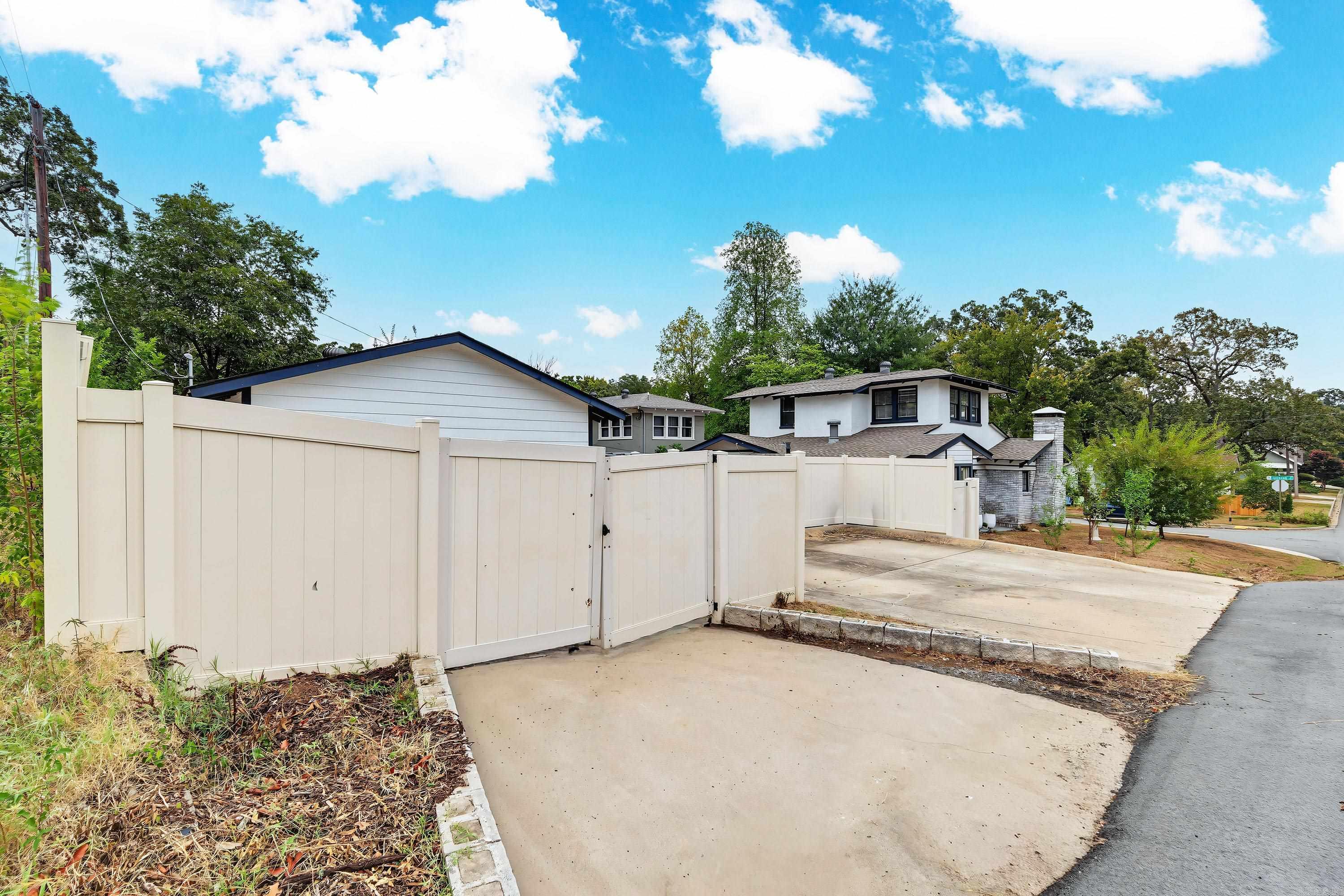 224 Johnson Street Property Photo 49