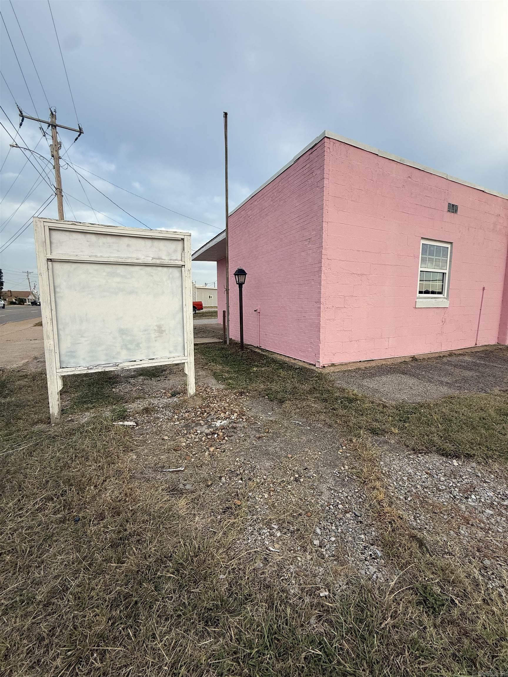 101 E Main Street Property Photo 30