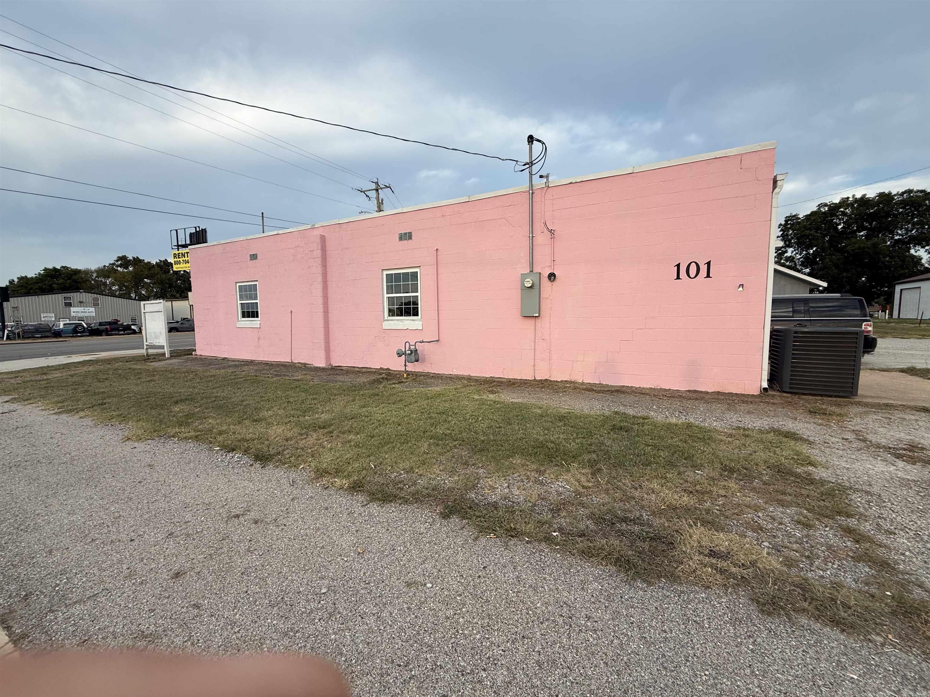 101 E Main Street Property Photo 32