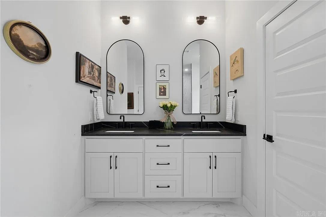 1421 Lee Street Property Photo 12