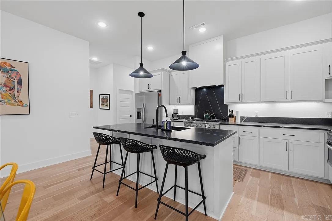 1421 Lee Street Property Photo 14