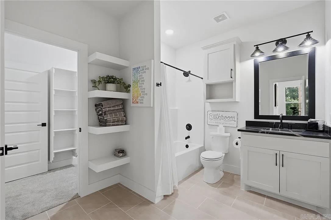 1421 Lee Street Property Photo 15