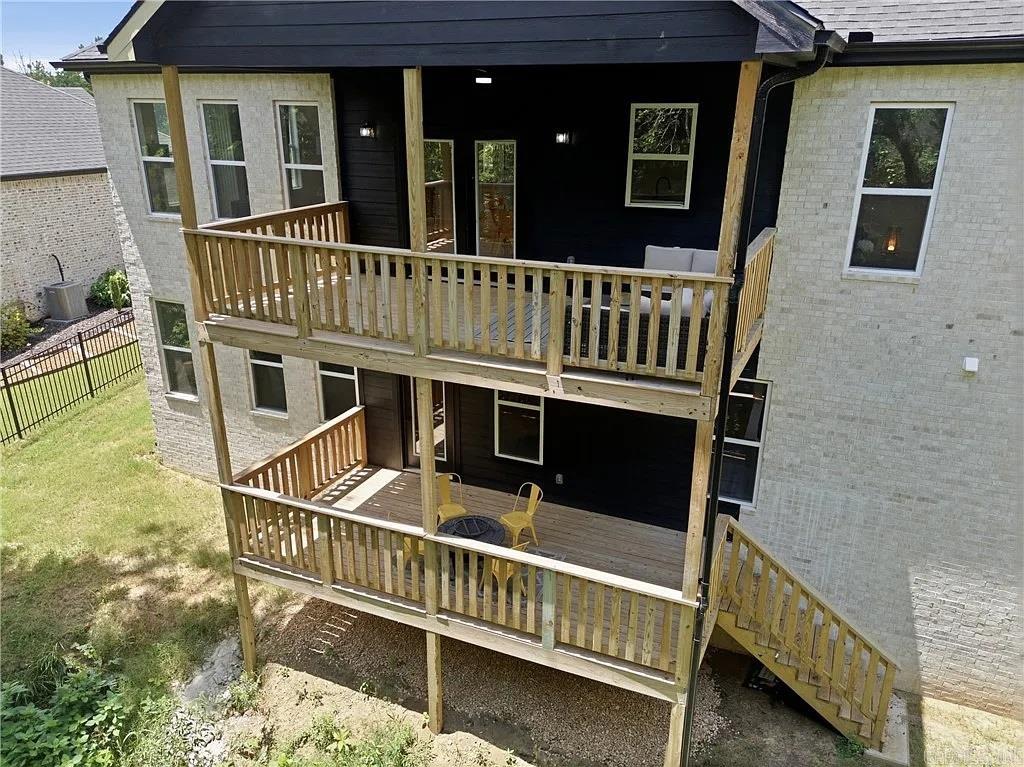 1421 Lee Street Property Photo 24