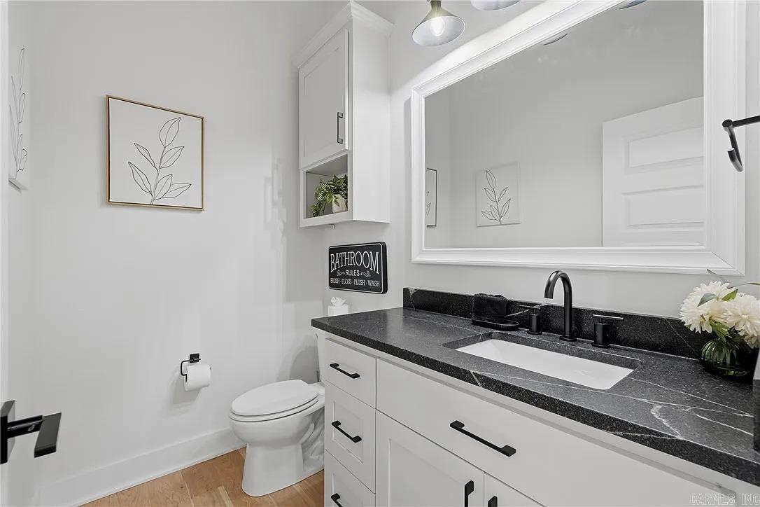 1421 Lee Street Property Photo 29
