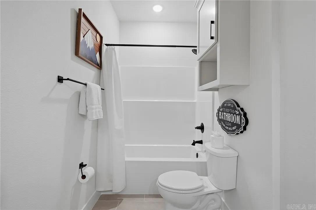 1421 Lee Street Property Photo 34