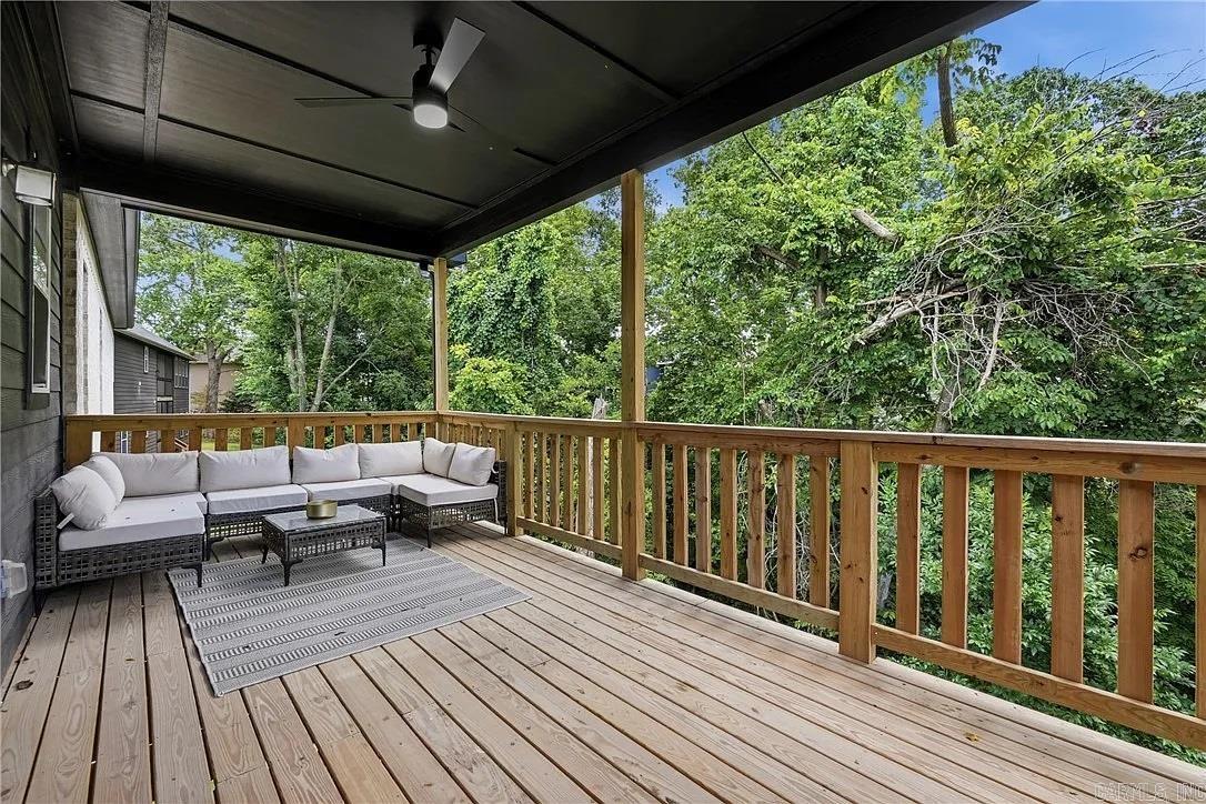 1421 Lee Street Property Photo 37