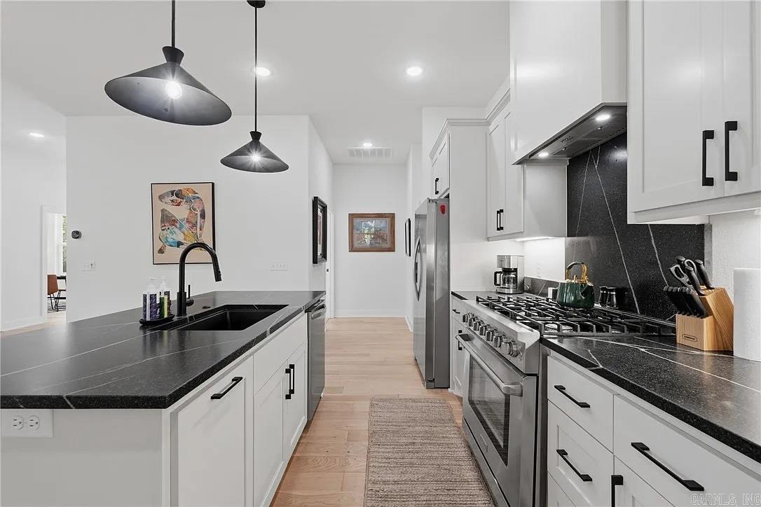 1421 Lee Street Property Photo 41
