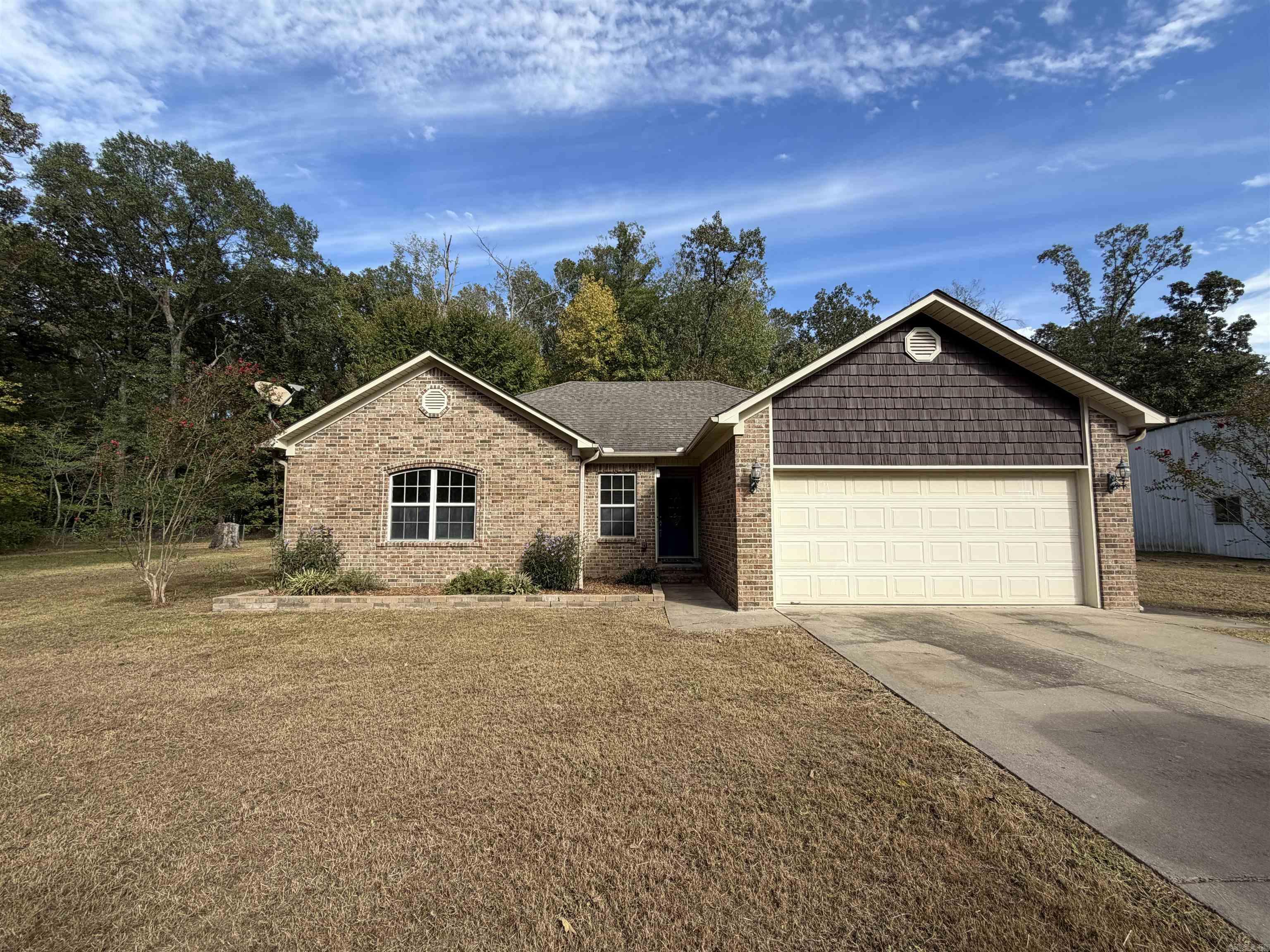 16541 Highway 31 N Highway Property Photo 1