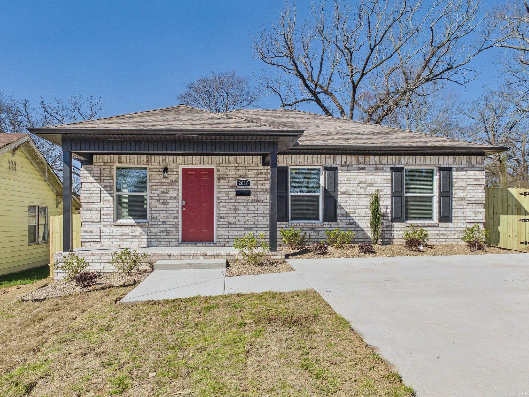 2016 S Valentine Street Property Photo 3
