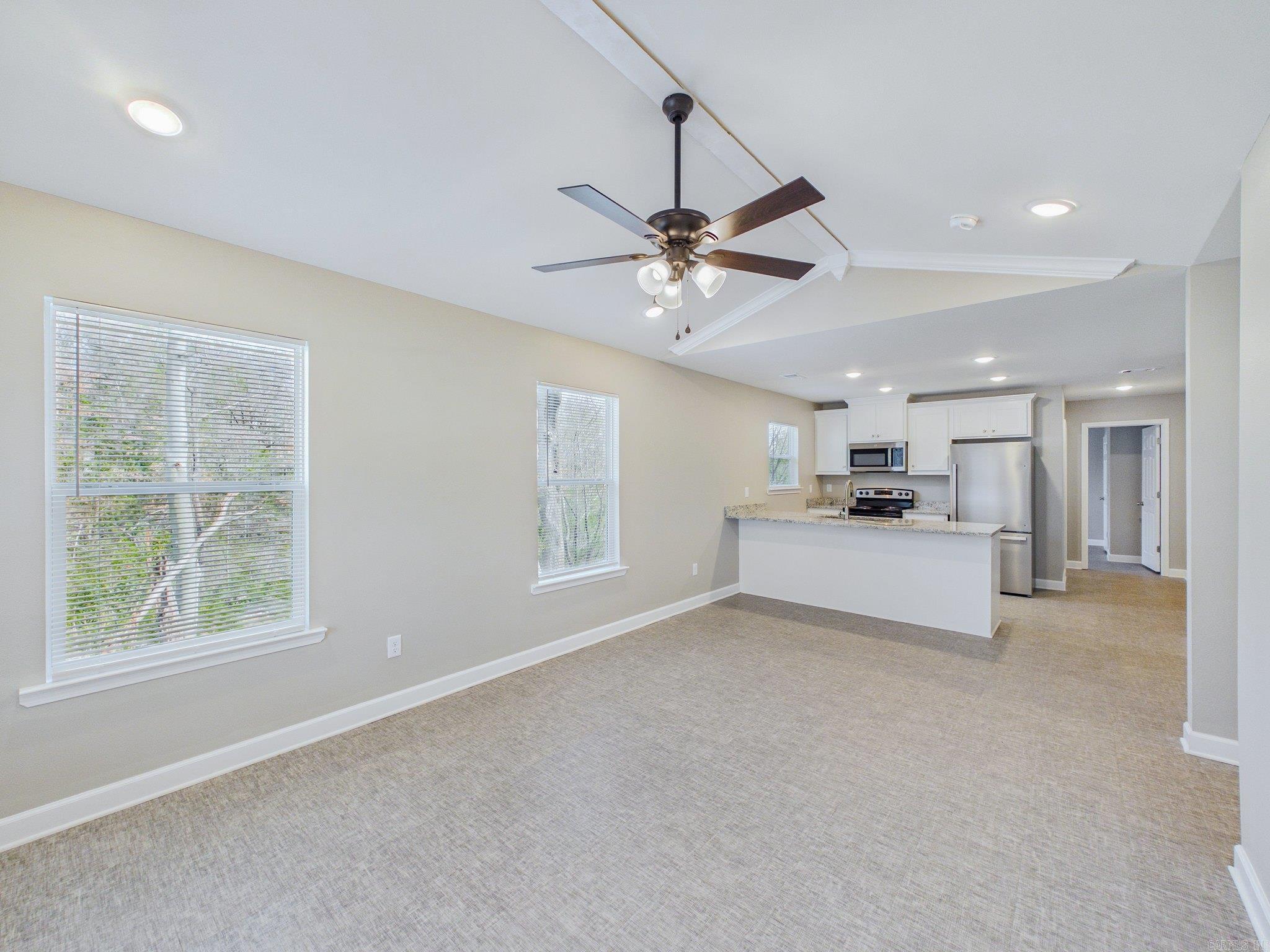 2803 W Daisy L Gatson Bates Drive Property Photo 4