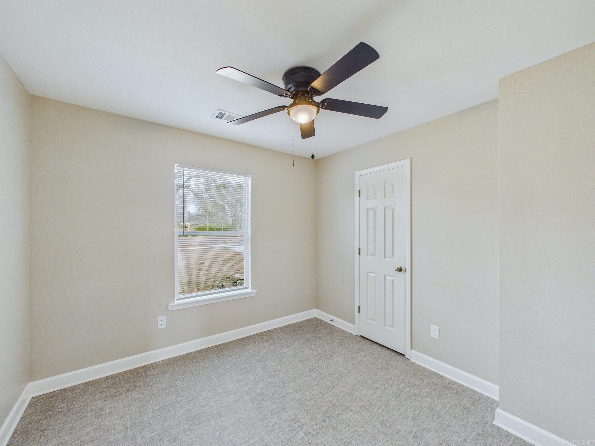 2803 W Daisy L Gatson Bates Drive Property Photo 12