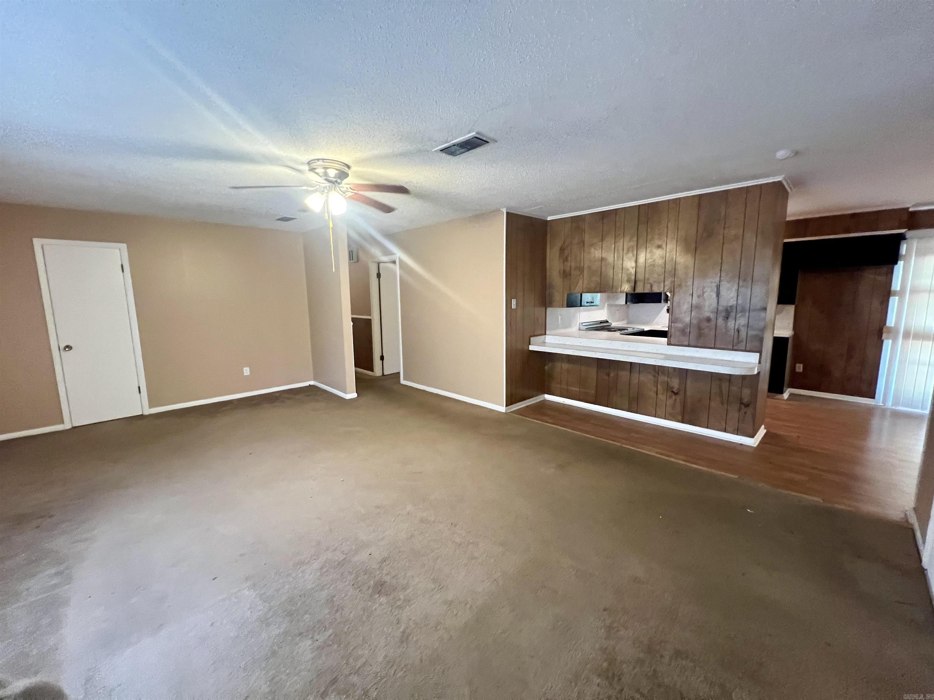 3005 Taylor Drive Property Photo 3