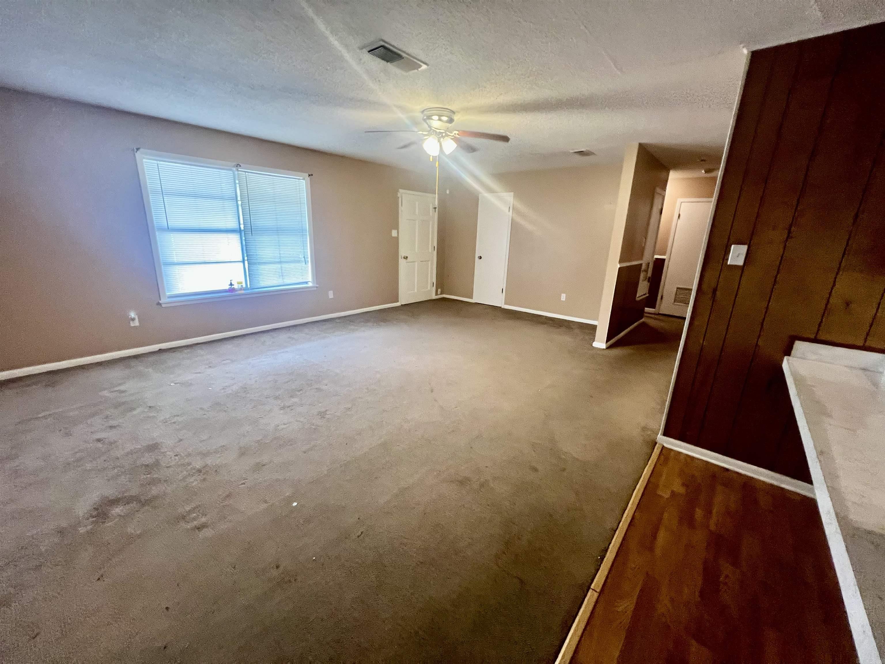 3005 Taylor Drive Property Photo 6