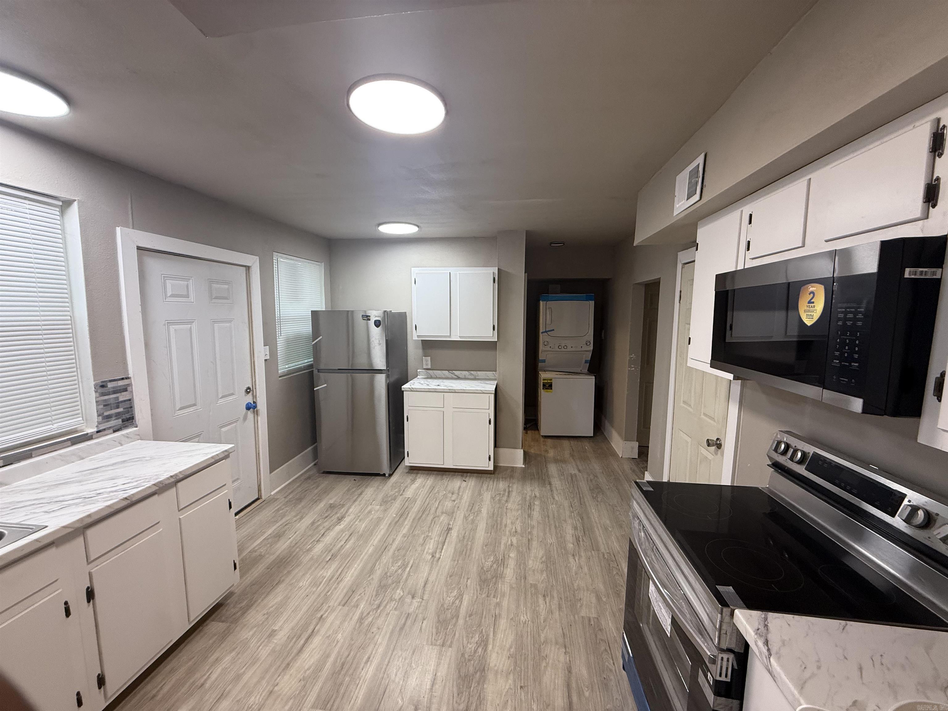 1910 S Park Street Property Photo 2