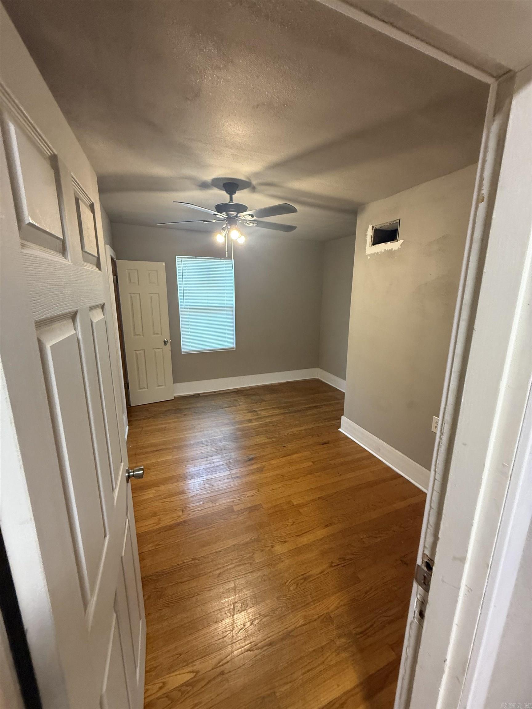 1910 S Park Street Property Photo 5