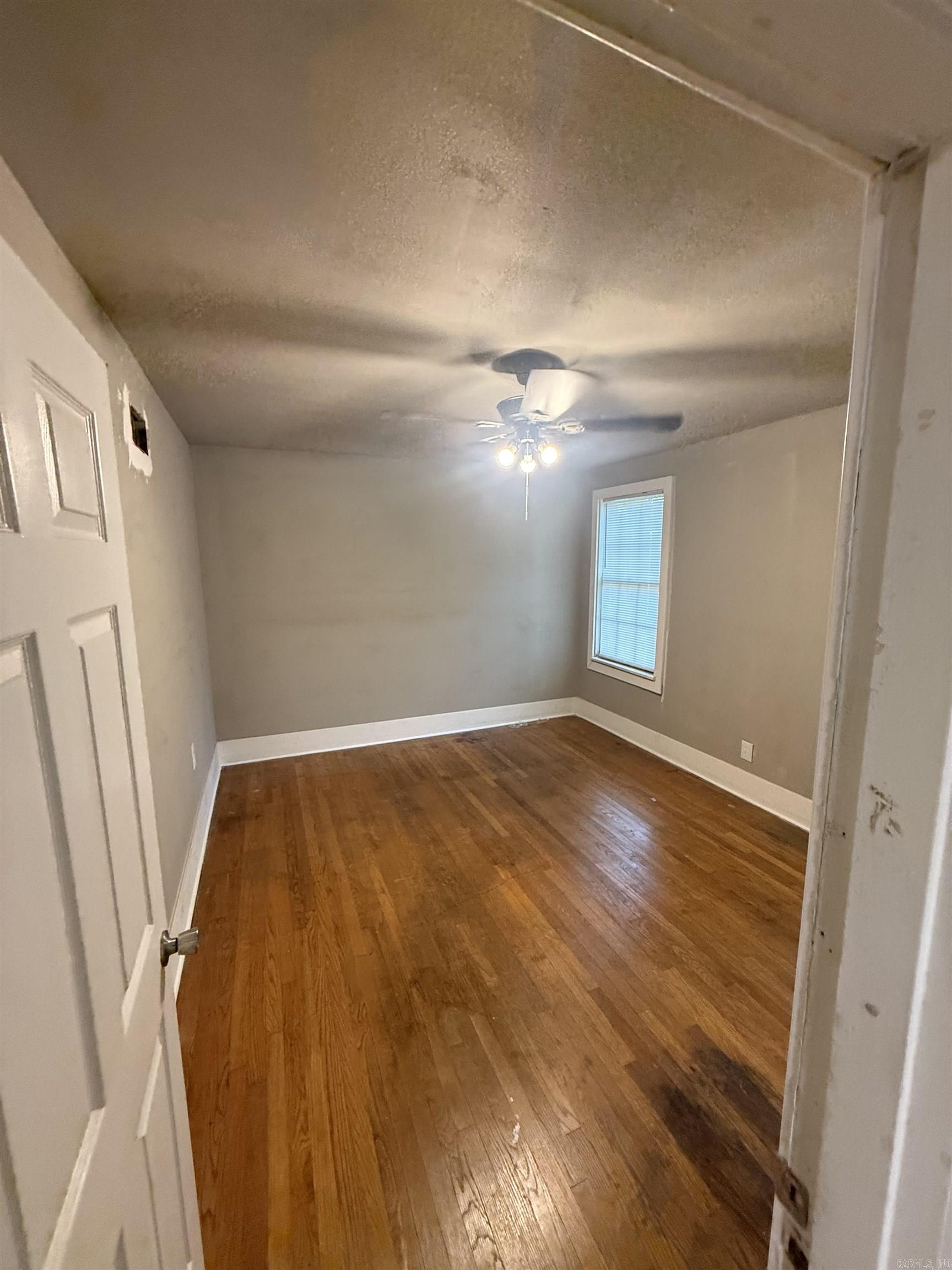 1910 S Park Street Property Photo 6