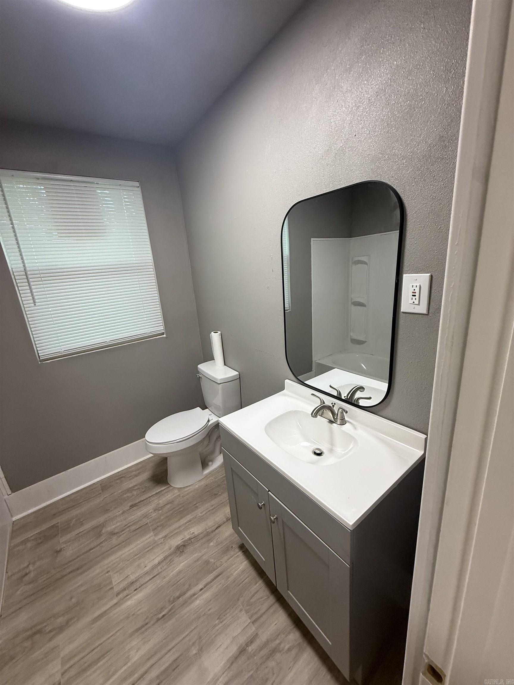 1910 S Park Street Property Photo 7