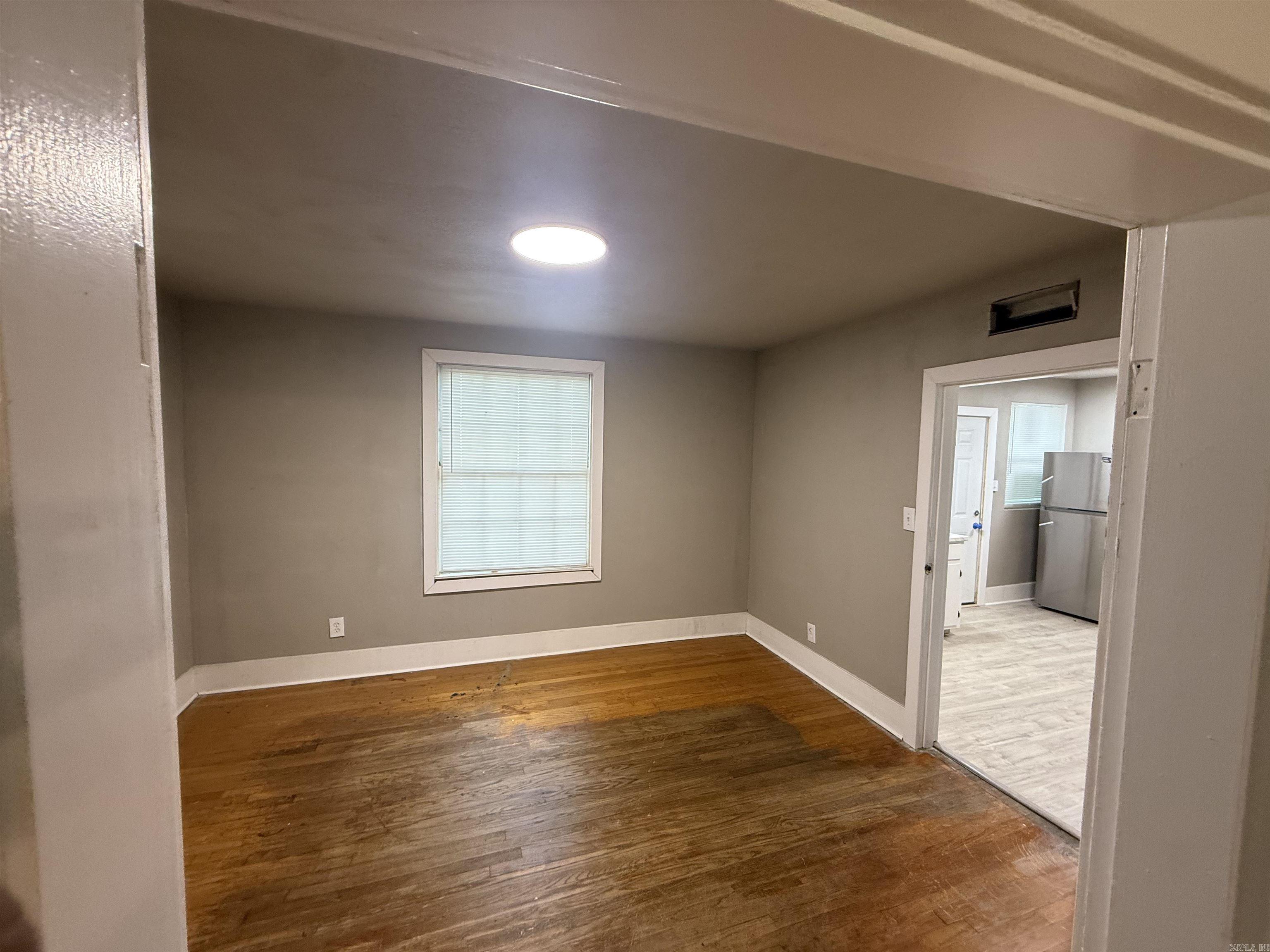 1910 S Park Street Property Photo 8