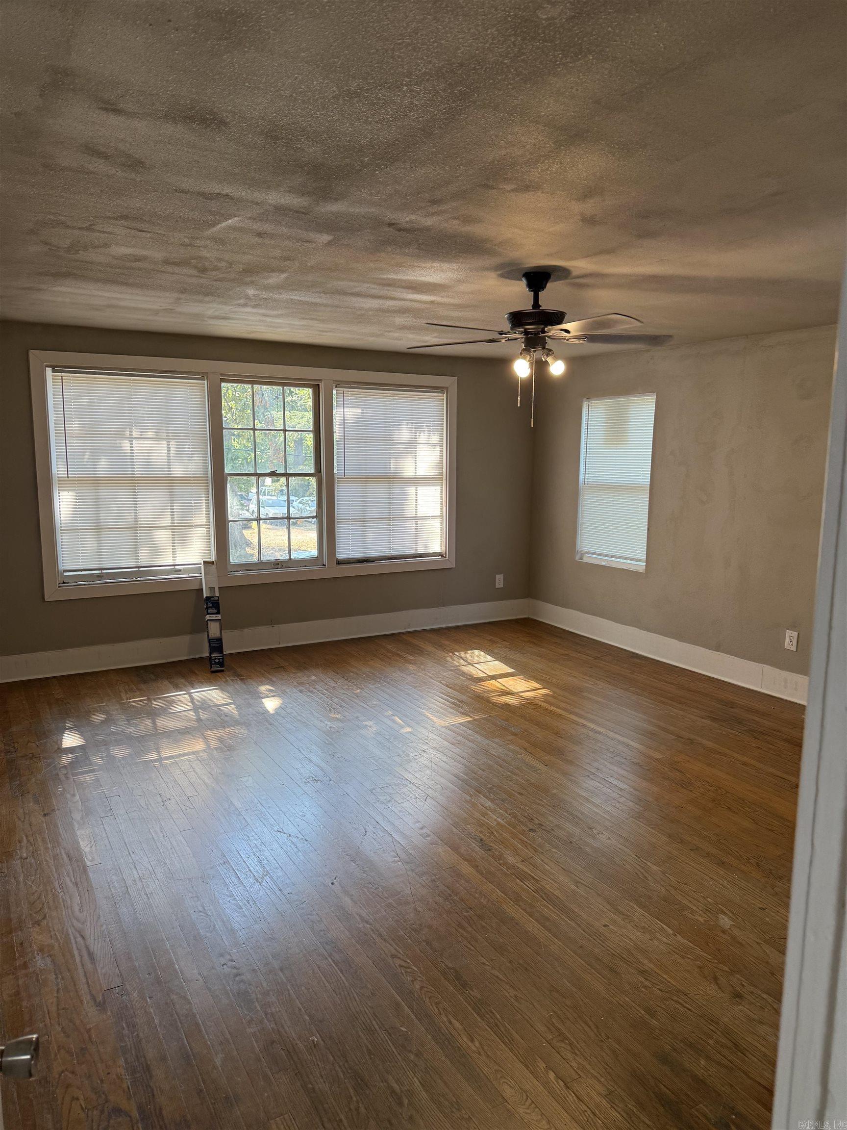 1910 S Park Street Property Photo 12