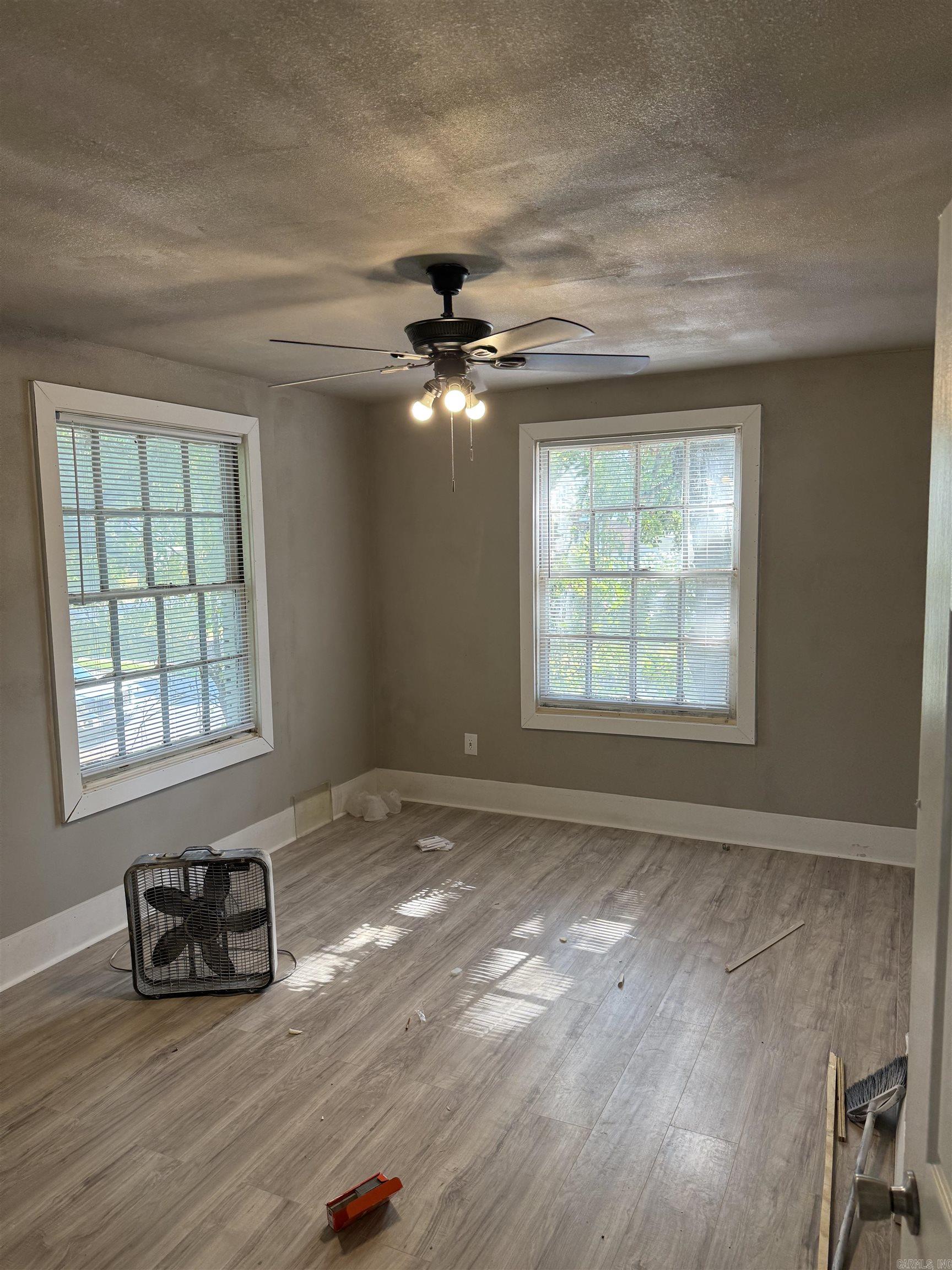 1910 S Park Street Property Photo 14