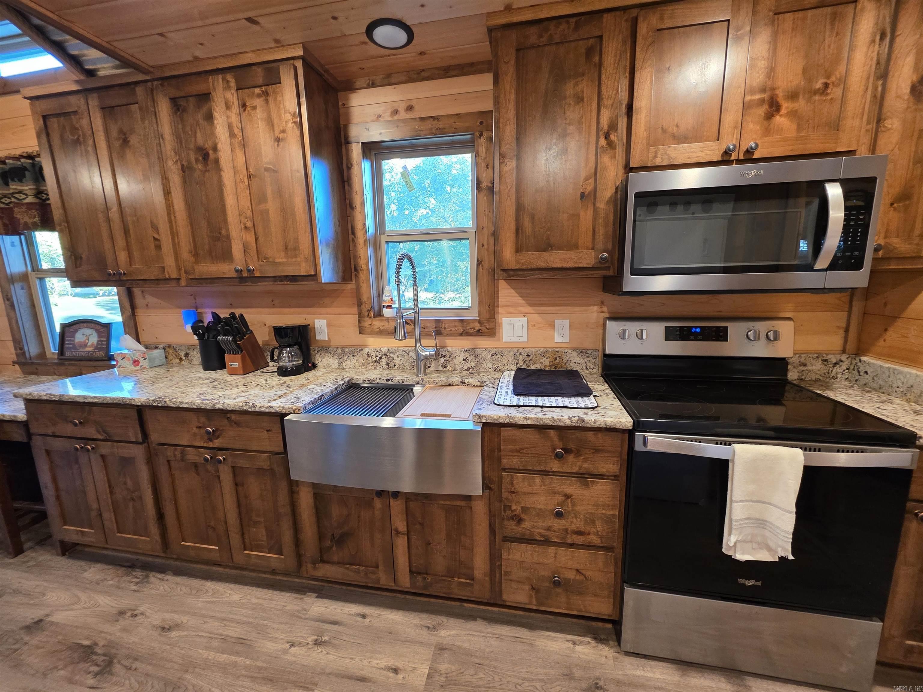 137 W Barton Avenue Property Photo 10