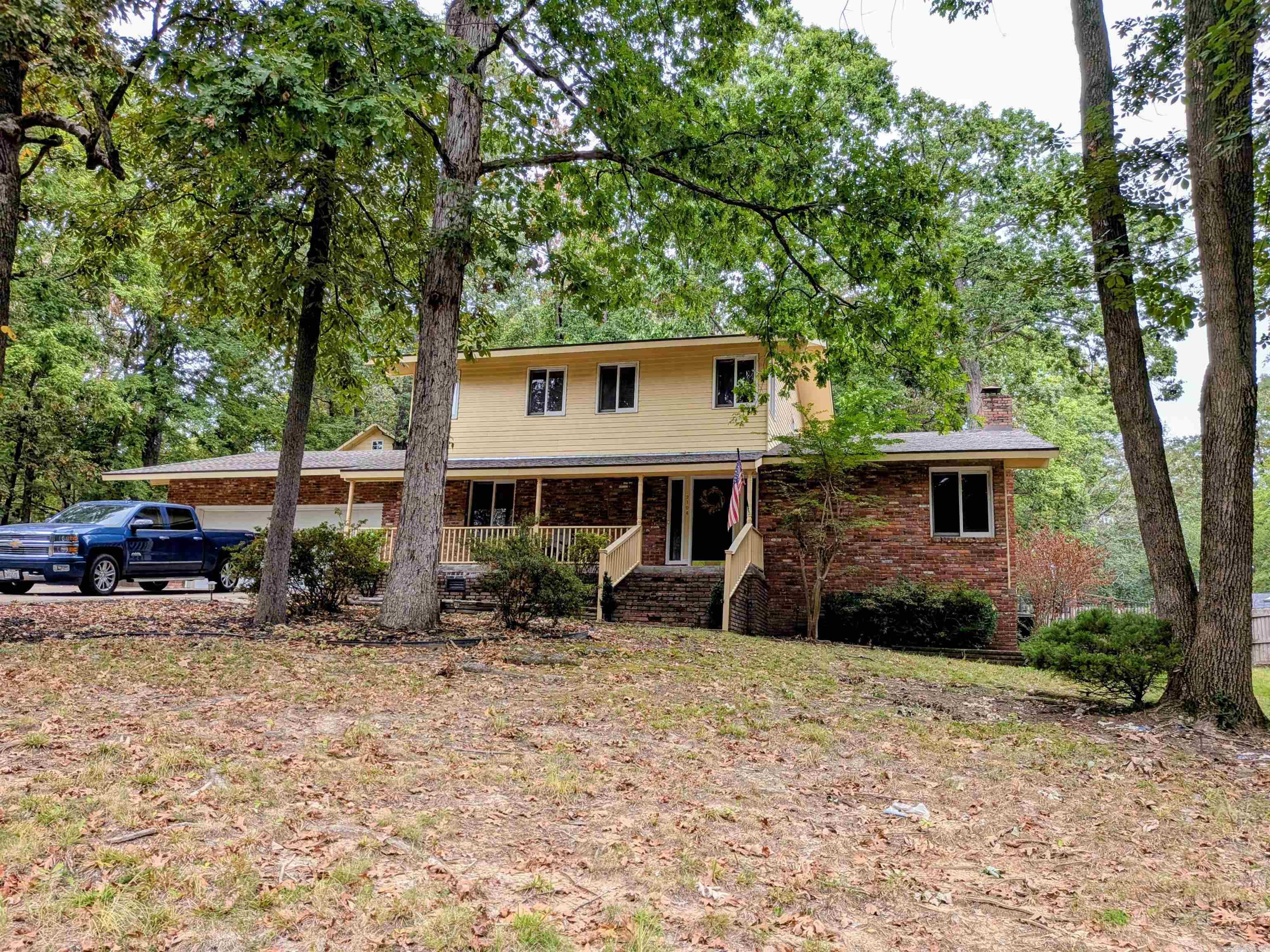 2104 White Ln Lane Property Photo 1
