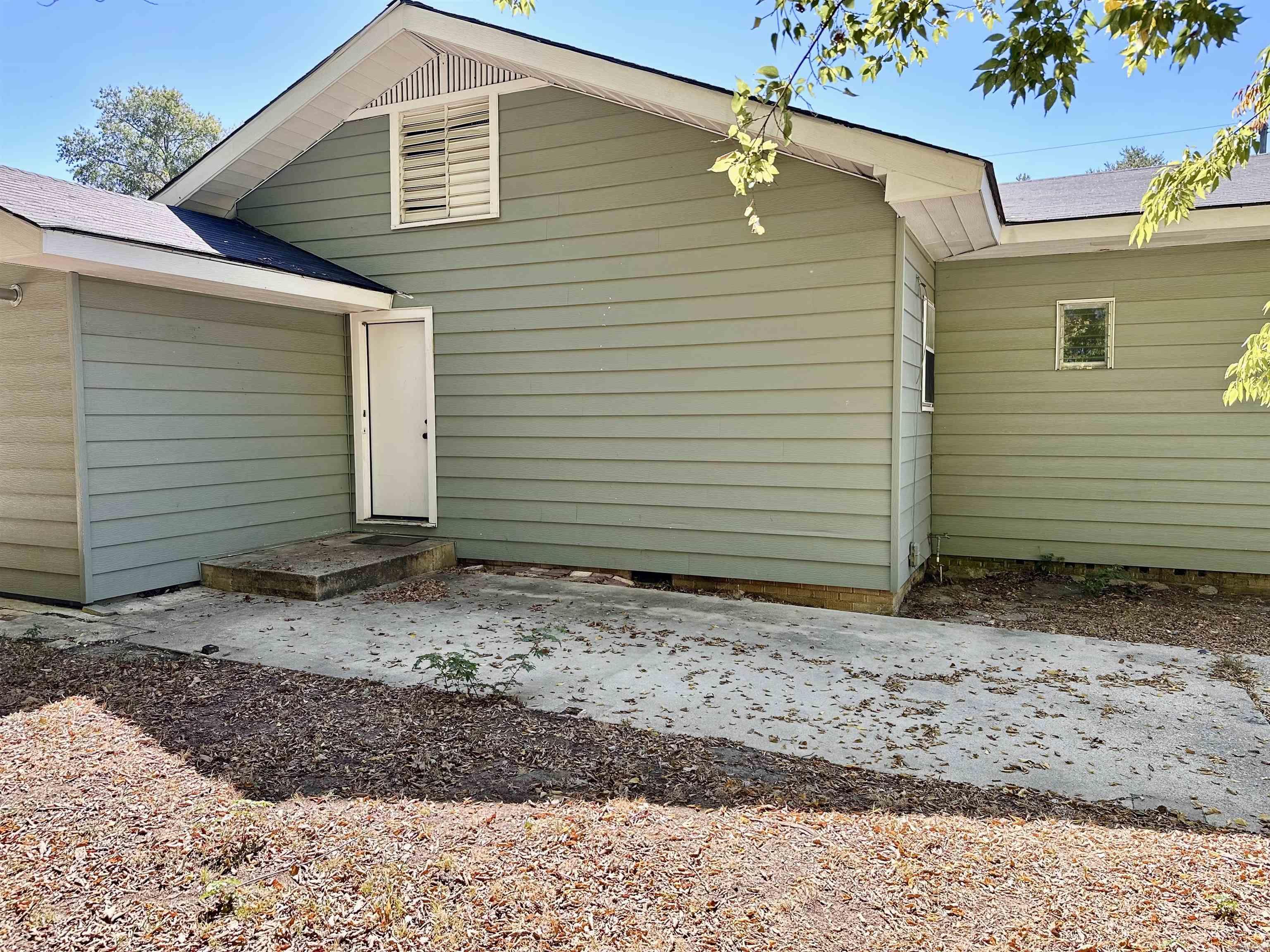 722 W Cedar Street Property Photo 3