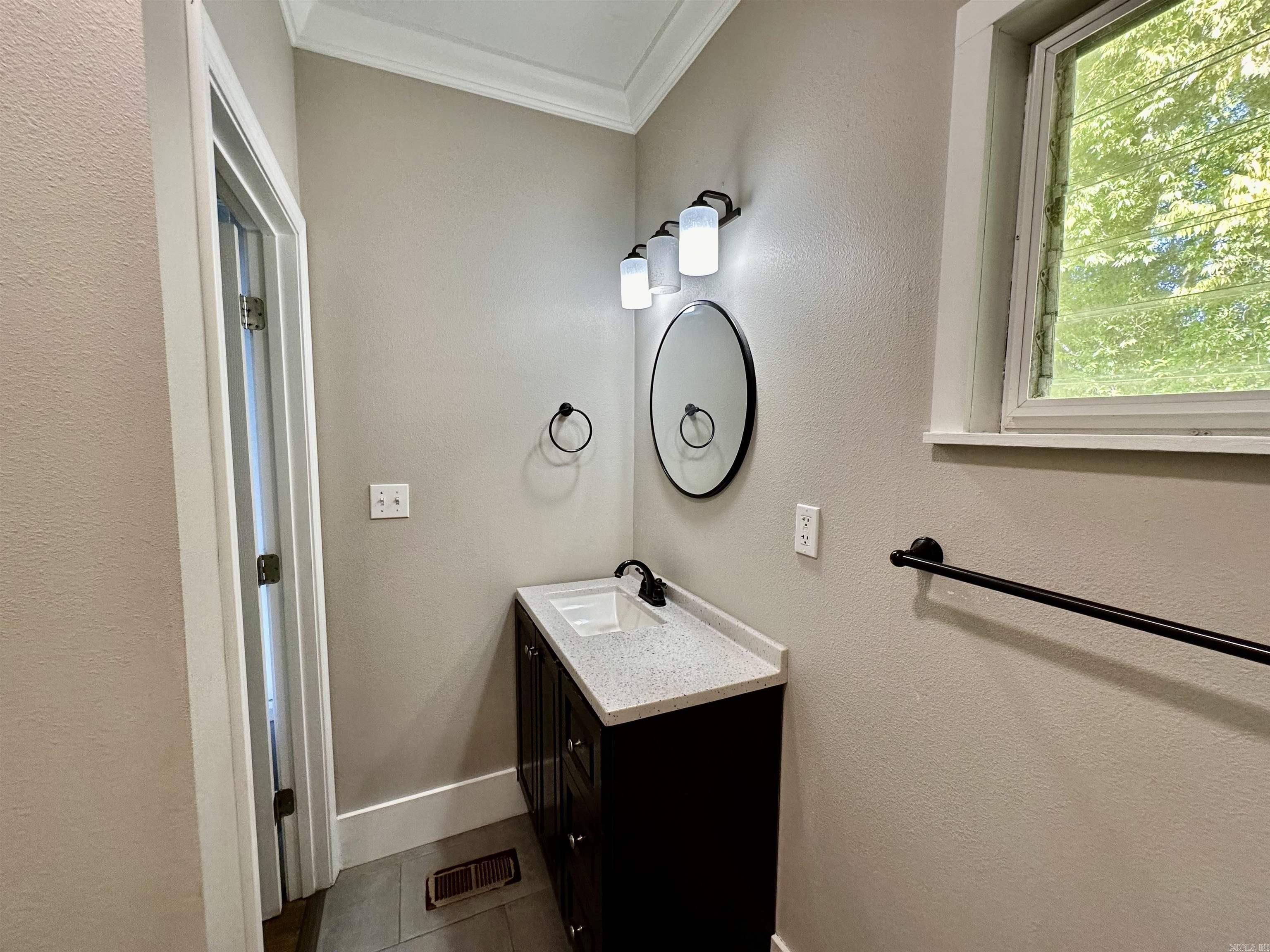 722 W Cedar Street Property Photo 18