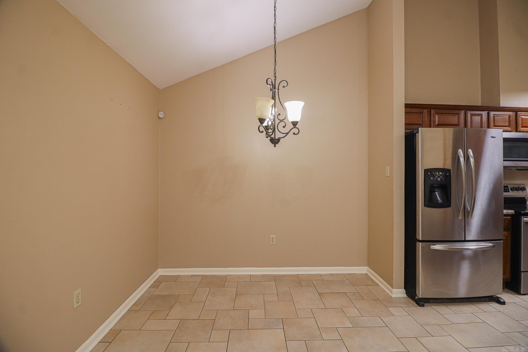 2711 Greenbriar Drive A Property Photo 9